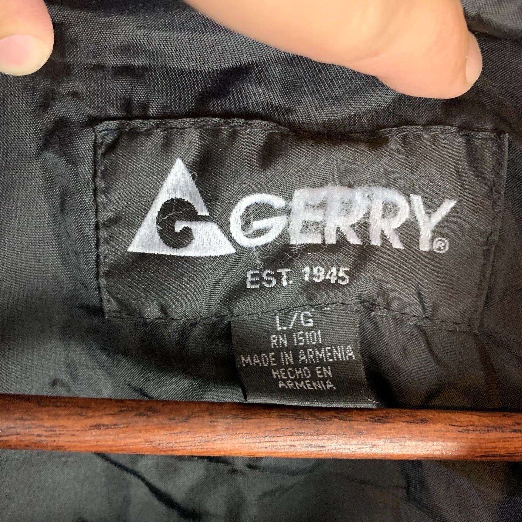 Vintage Gerry Jacket Men Black Winter Ski Nylon Size L Size US L / EU 52-54 / 3 - 5 Thumbnail