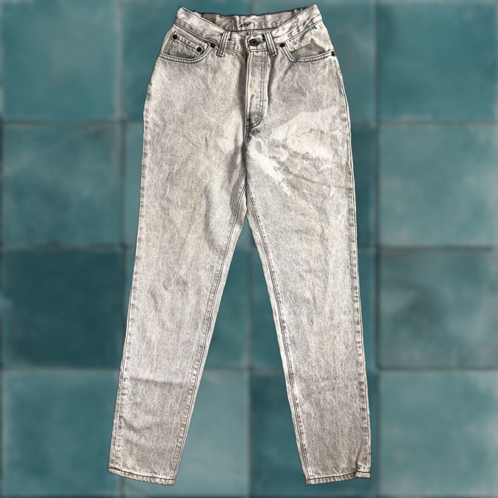 Levi's VINTAGE Levis 501 Jeans Women's Gray Acid Wash 22x29 Button Fly 5 100% Cotton USA Size 27" / US 4 / IT 40 - 1 Thumbnail