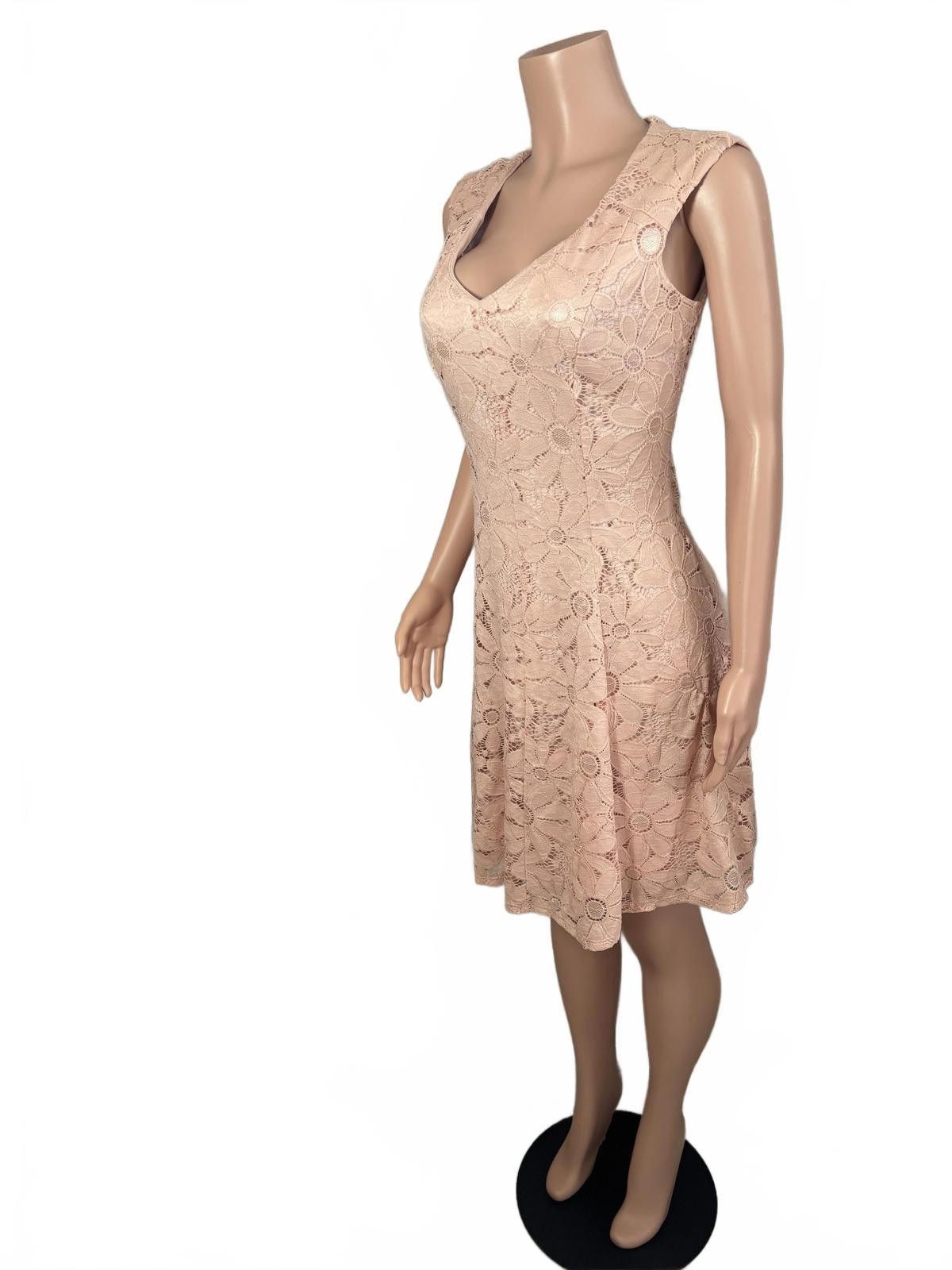 Other Blush Pink Lace Dress. Wedding guest Spring Feminine size 8. Size M / US 6-8 / IT 42-44 - 2 Thumbnail