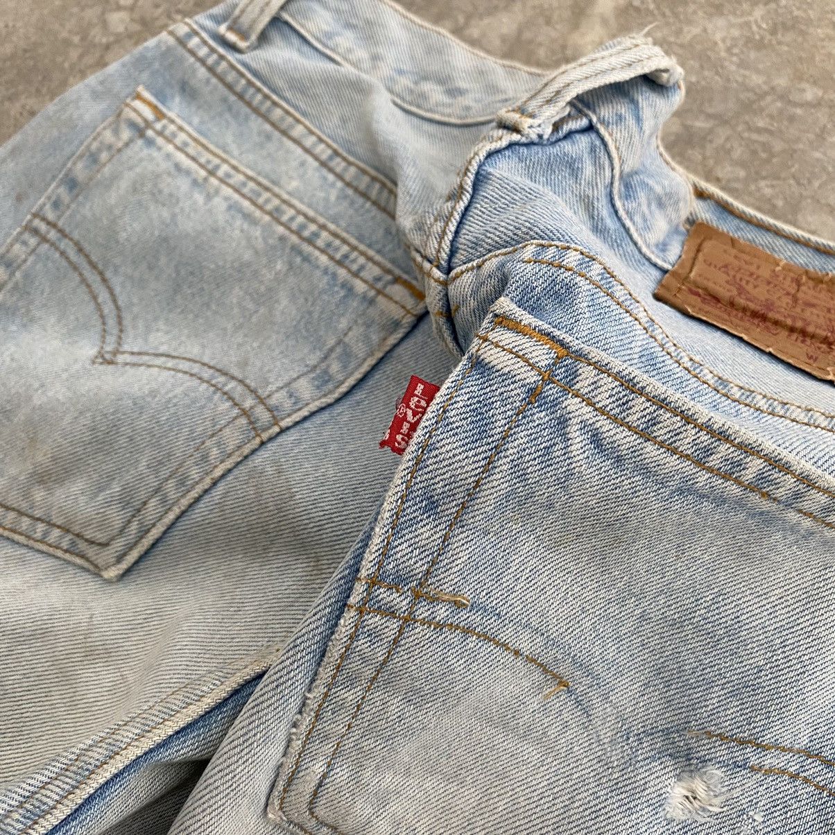 Levi's Vintage 1990 Levis 501 Light Blue Mud Jeans Size US 31 - 23 Thumbnail
