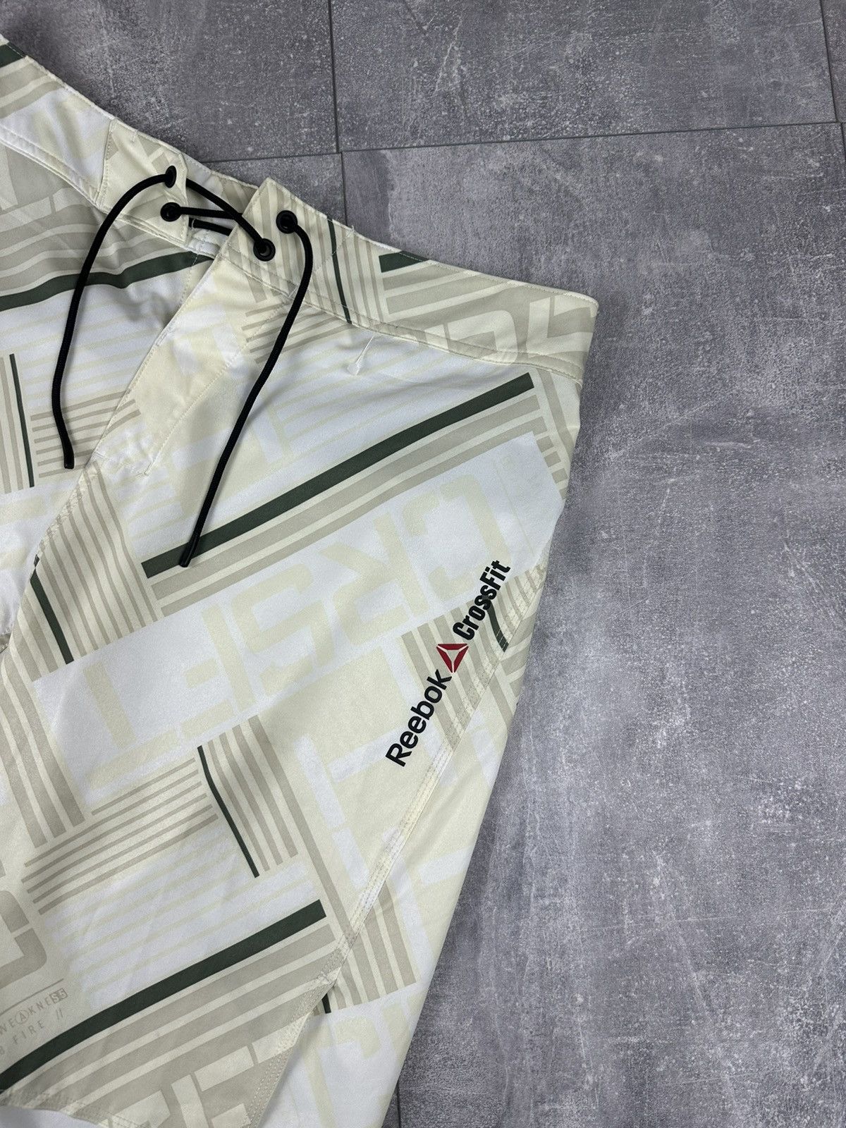 Reebok Reebok CrossFit Geometric Print Logo Sport Short Size US 29 - 2 Thumbnail
