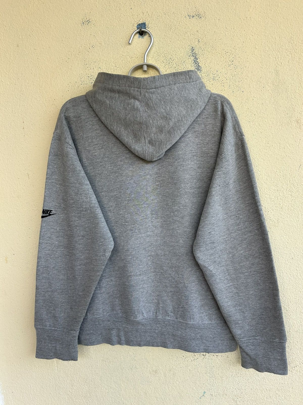 Nike × Vintage Vintage Nike Grey Tag Big Swoosh Hoodie Size US L / EU 52-54 / 3 - 2 Thumbnail