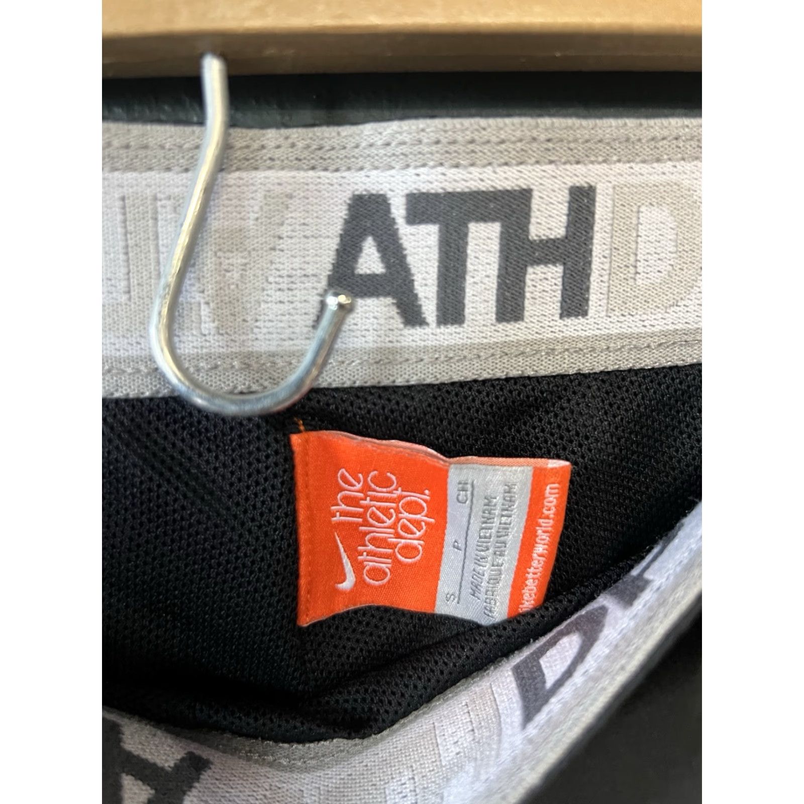 Nike VINTAGE Nike Y2K Mens Black Athletic Track Pants Size Small Size US 29 - 3 Thumbnail