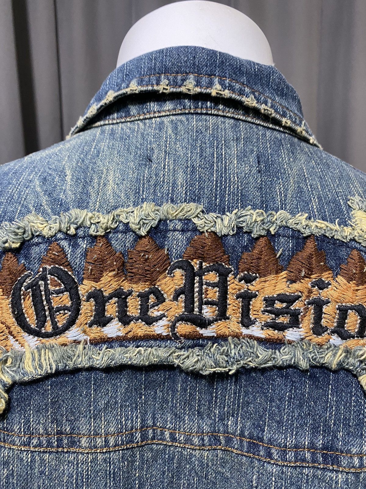 In The Attic × Japanese Brand Punk Indigo Denim Distressed Embroidered Vest Size US M / EU 48-50 / 2 - 14 Thumbnail
