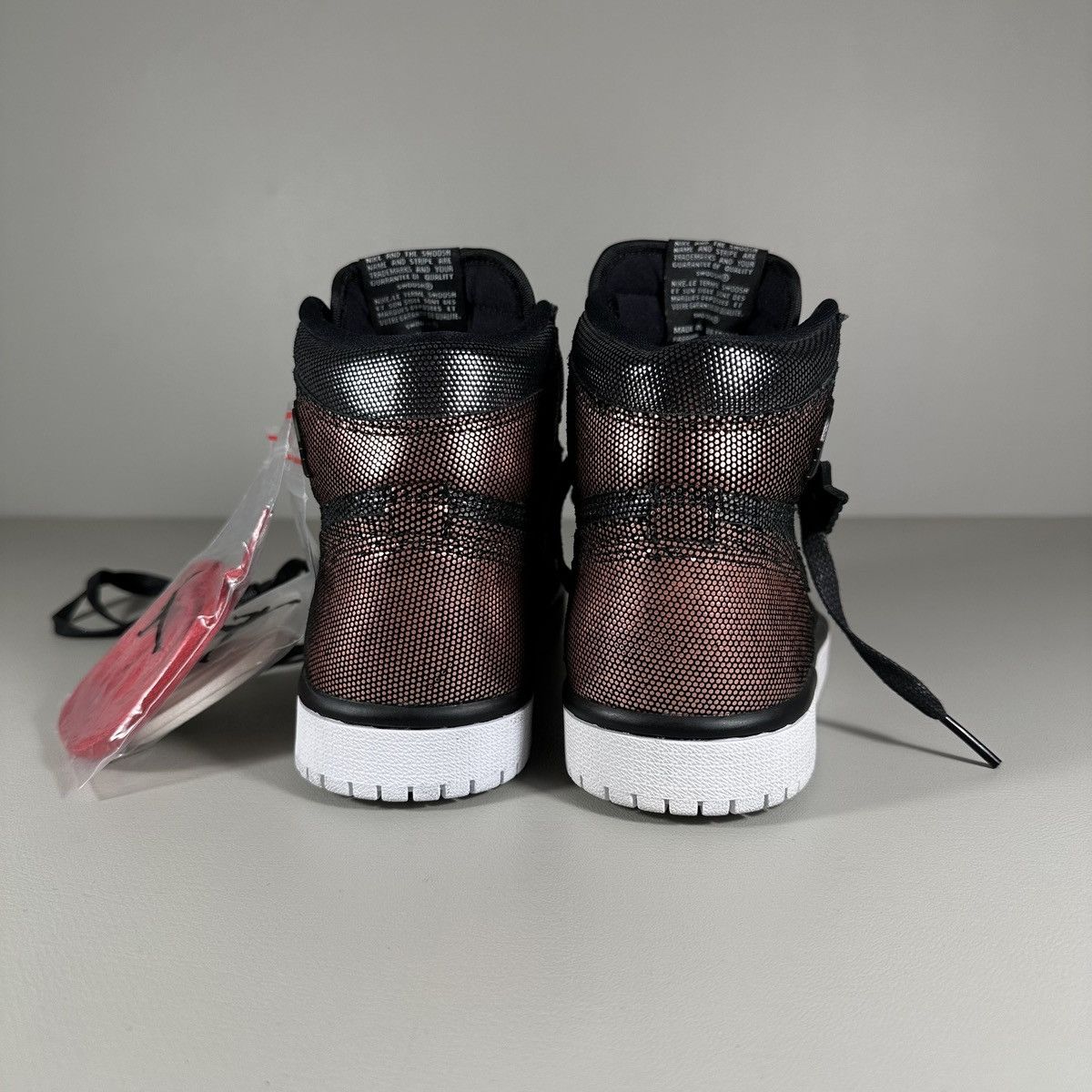 Nike Nike Air Jordan 1 High OG Fearless Metallic Rose Sneakers Size US 6 / IT 36 - 7 Thumbnail