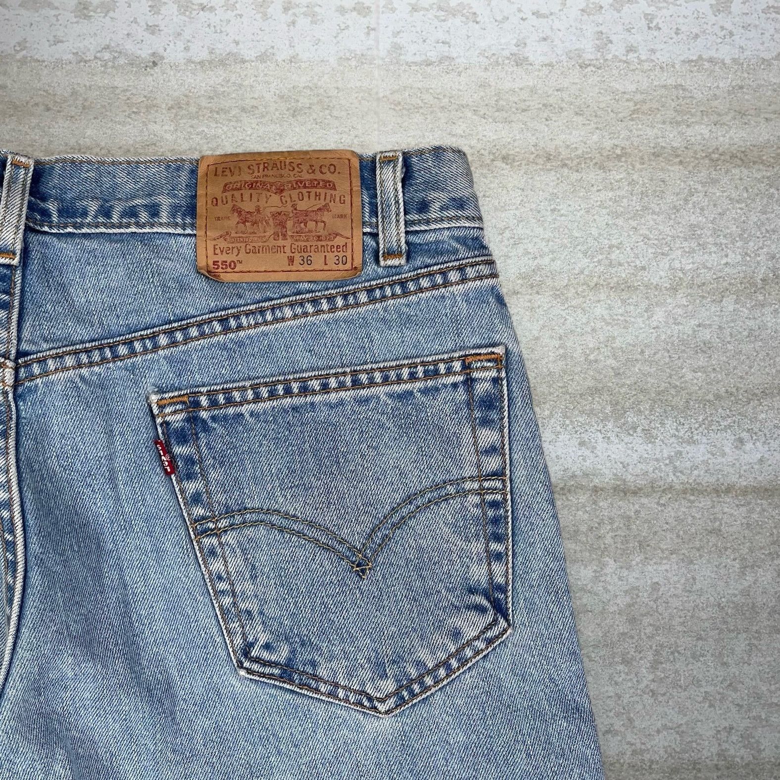 Levi's Vintage 90s Levis Jeans 550 36x30 Relaxed Light Wash Denim Size US 36 / EU 52 - 3 Thumbnail