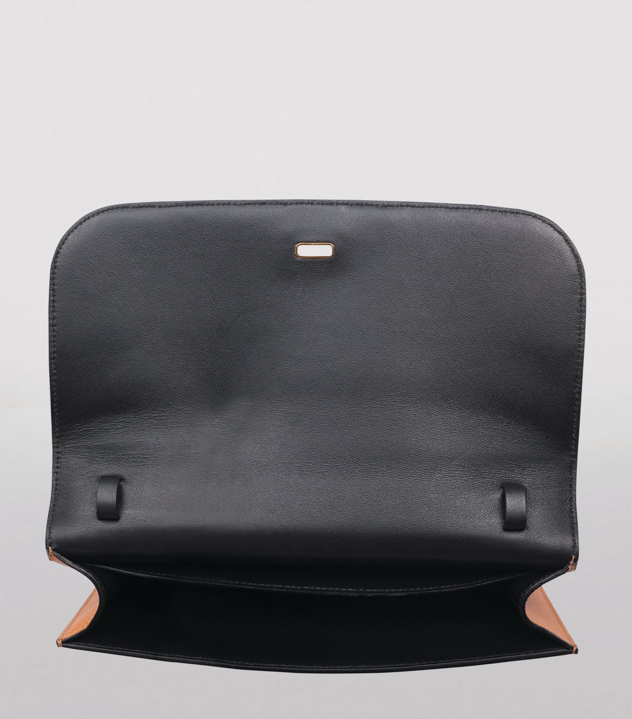 Salvatore Ferragamo o1s1rm0924 Size: OS / Rounded Flap Shoulder Bag in Brown Size ONE SIZE - 4 Thumbnail