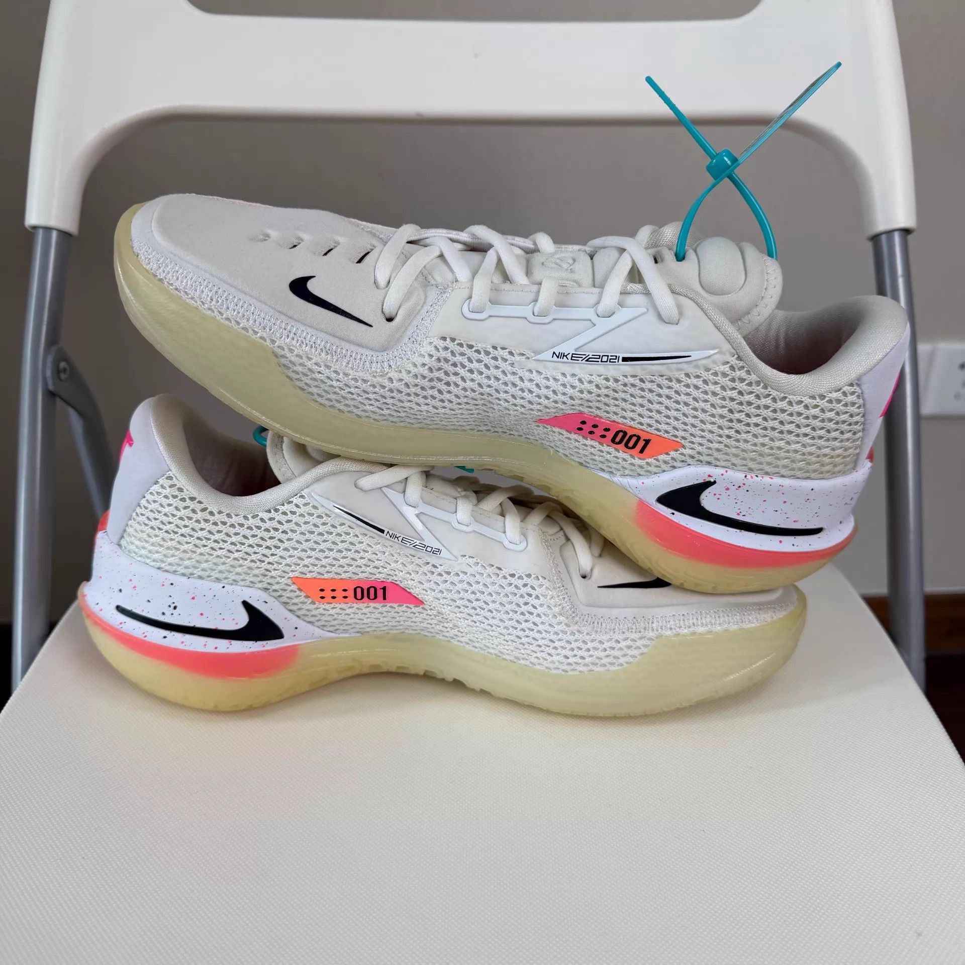 Nike Nike Air Zoom G.T. Cut 1 EP White/Pink Basketball Shoe EUR43 Size US 10 / EU 43 - 5 Thumbnail