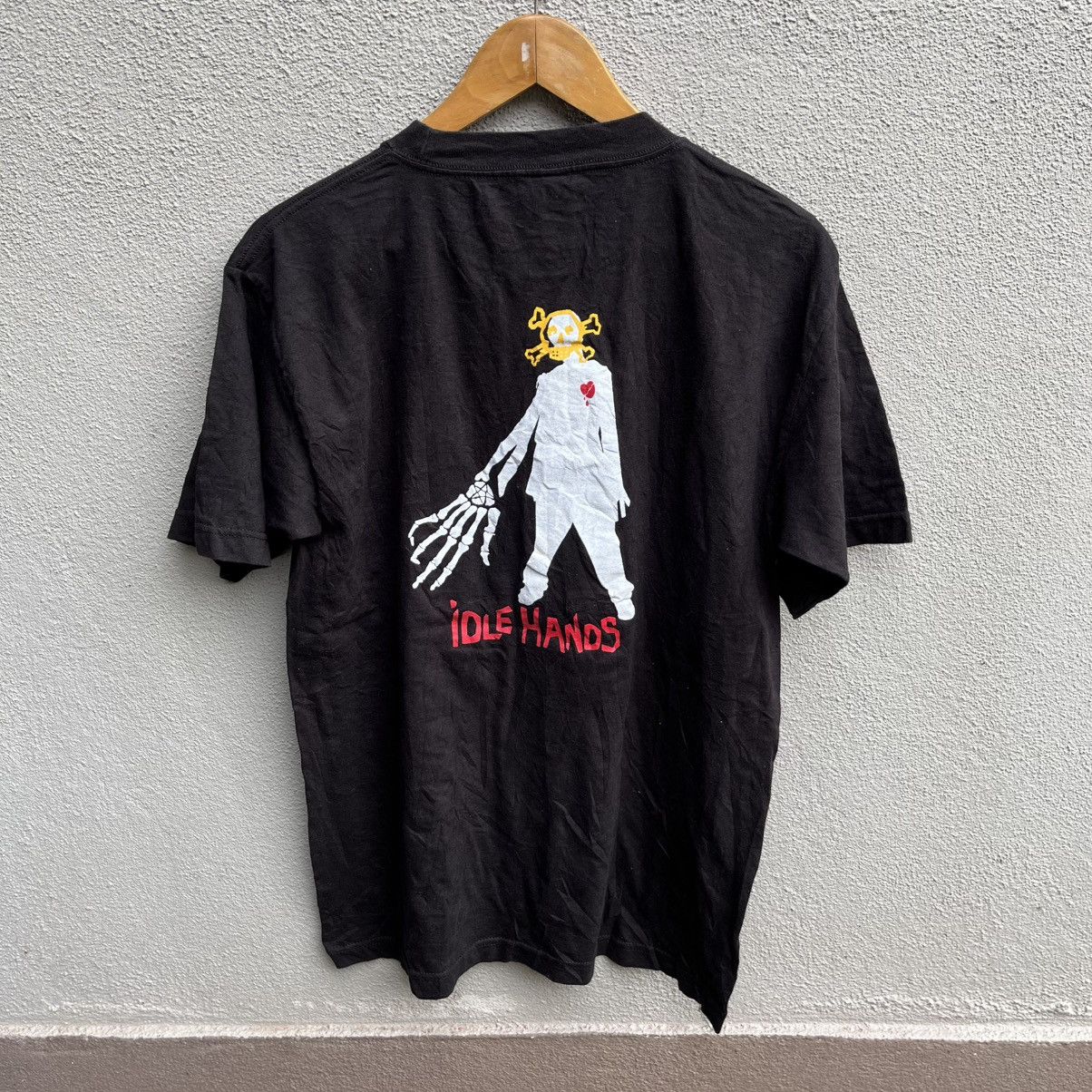 Vintage Vintage rare 90s IDLE HANDS movie tee horror Size US M / EU 48-50 / 2 - 1 Thumbnail