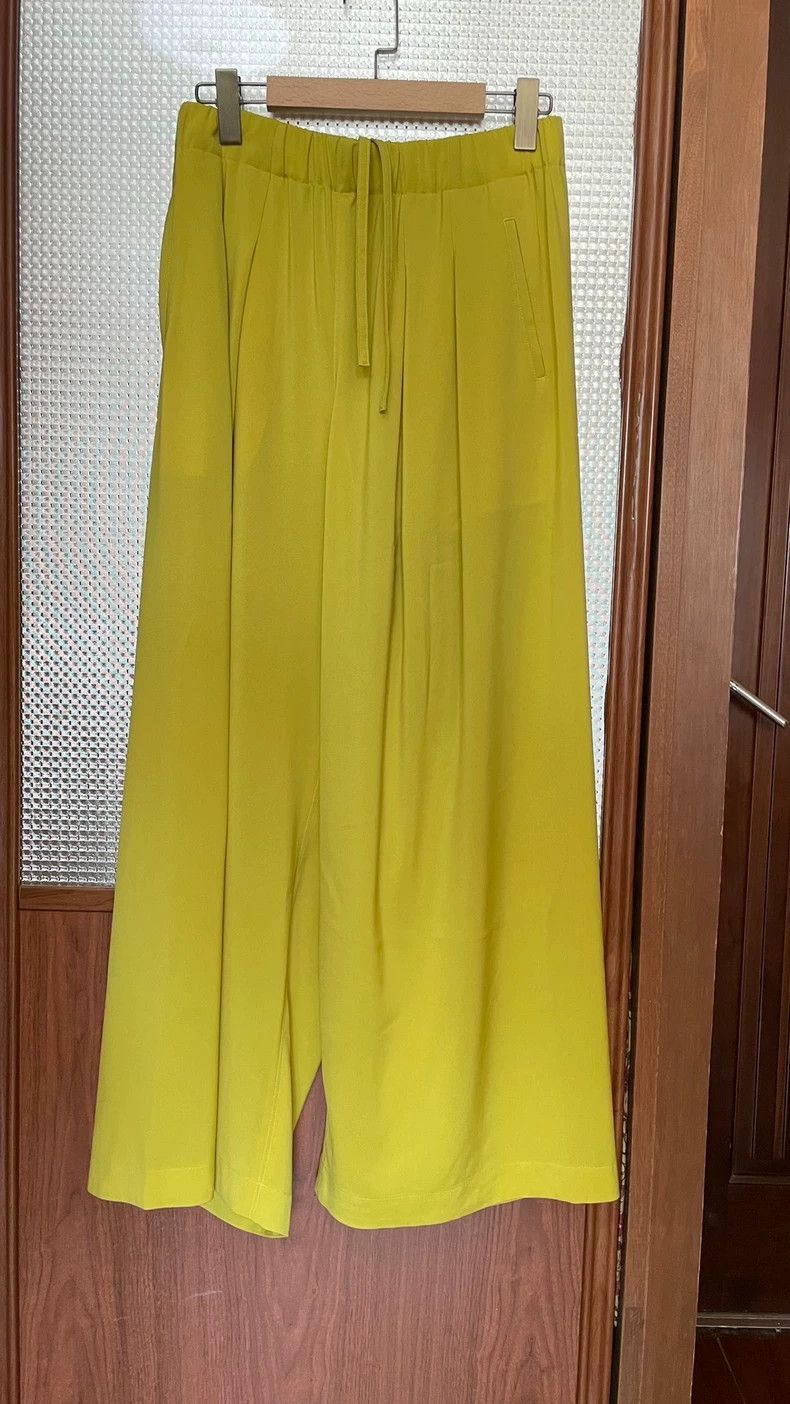 Issey Miyake Issey Miyake size:3 Yellow pleated wide-leg pants Size 28" / US 6 / IT 42 - 1 Thumbnail