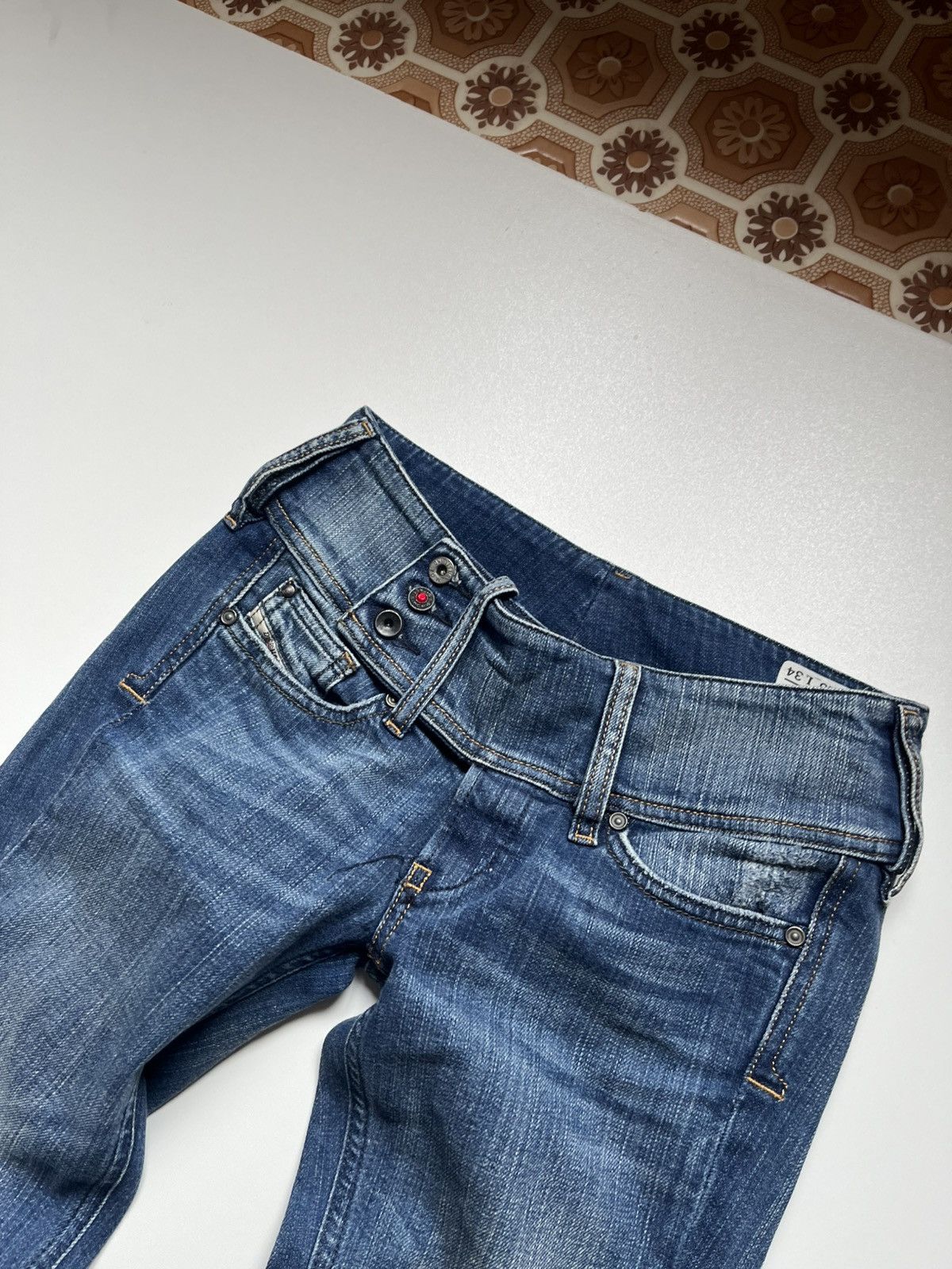 Diesel Vntage Diesel Boot Cut Flare Low Rise Enzyme Wash Jeans Y2K Size 25" / US 0 / IT 36 - 3 Thumbnail