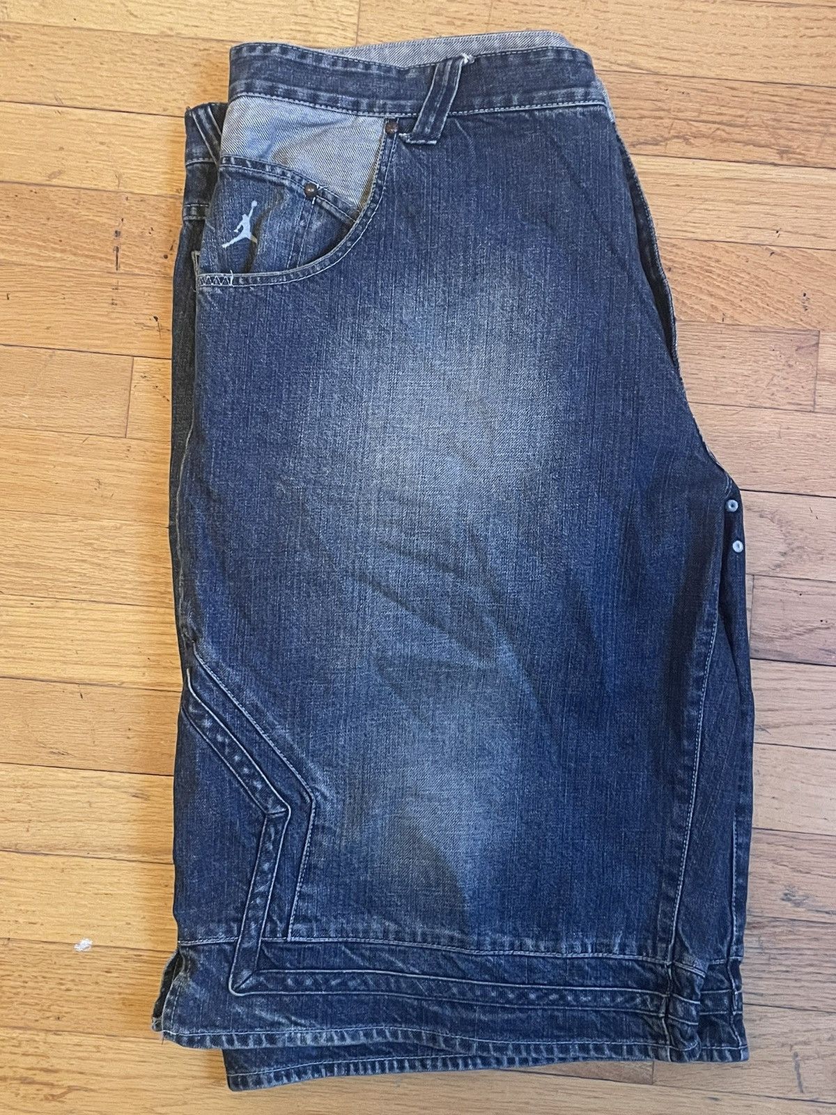 Jordan Brand × Nike Jordan Jean Shorts Size US 42 / EU 58 - 3 Thumbnail