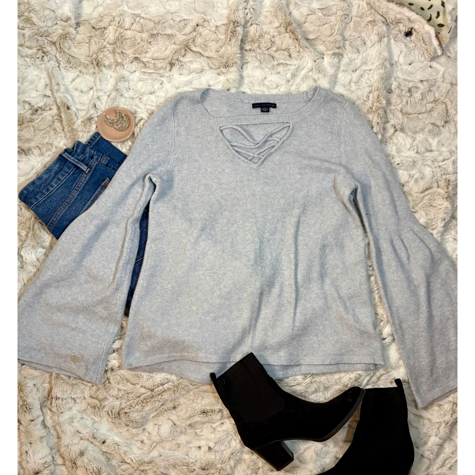 American Eagle Outfitters American Eagle Outfitters Light Blue Flare Sweater Size M / US 6-8 / IT 42-44 - 2 Thumbnail