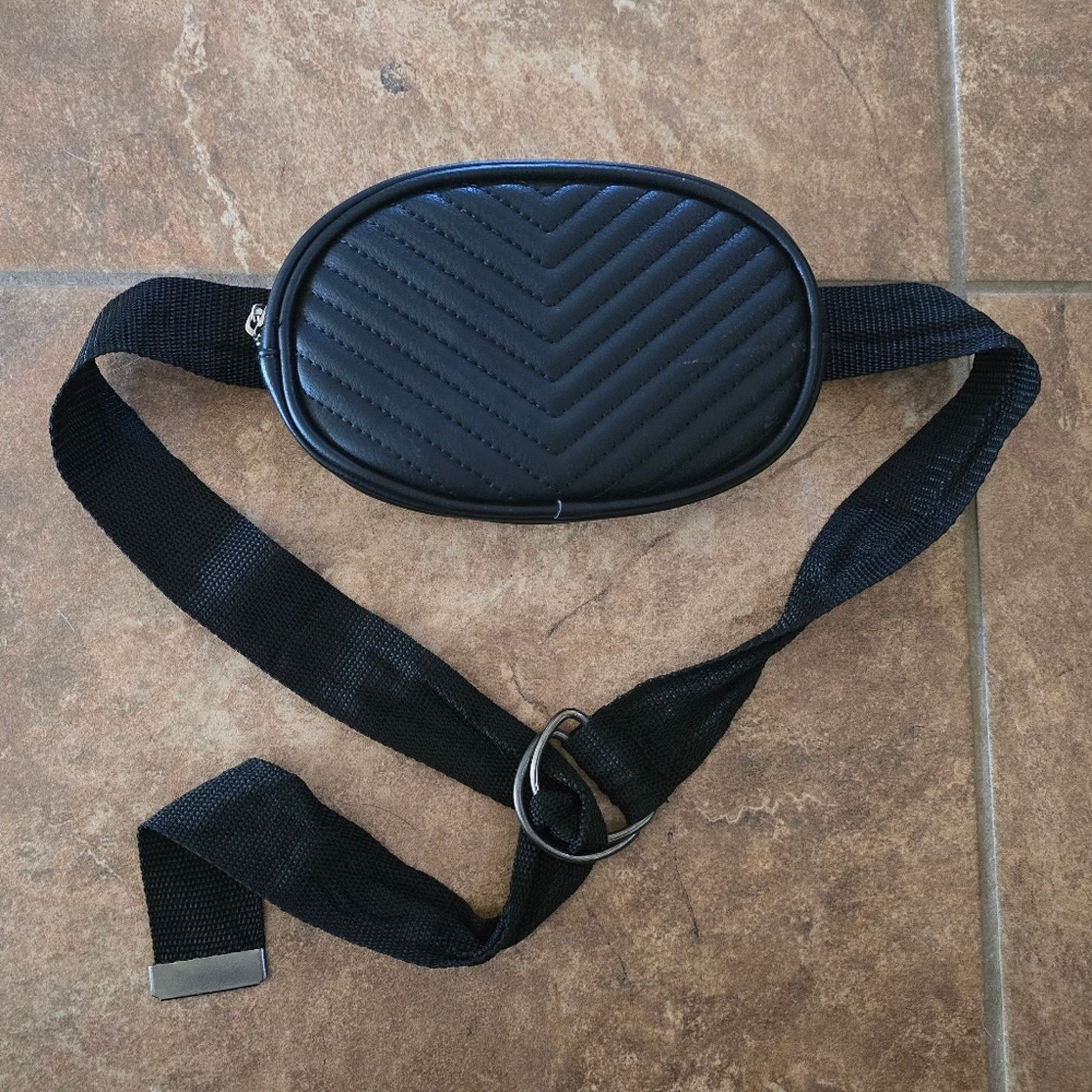 Other Black Tufted Faux Leather Belt Bag Size ONE SIZE - 1 Thumbnail
