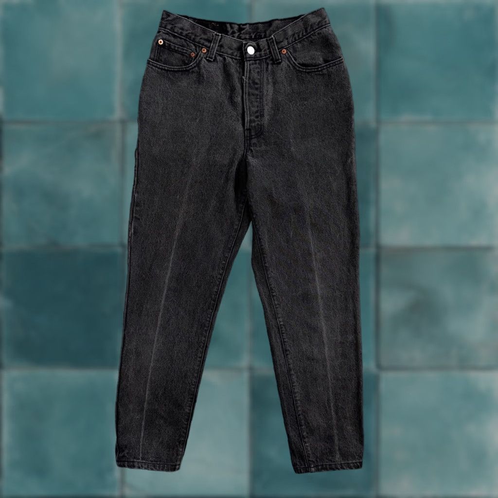 Levi's VINTAGE Levi's 501 Jeans Woman 27x26 Black Wash 90s USA Straight Leg Classic Fit 501 Series Size 27" / US 4 / IT 40 - 1 Thumbnail