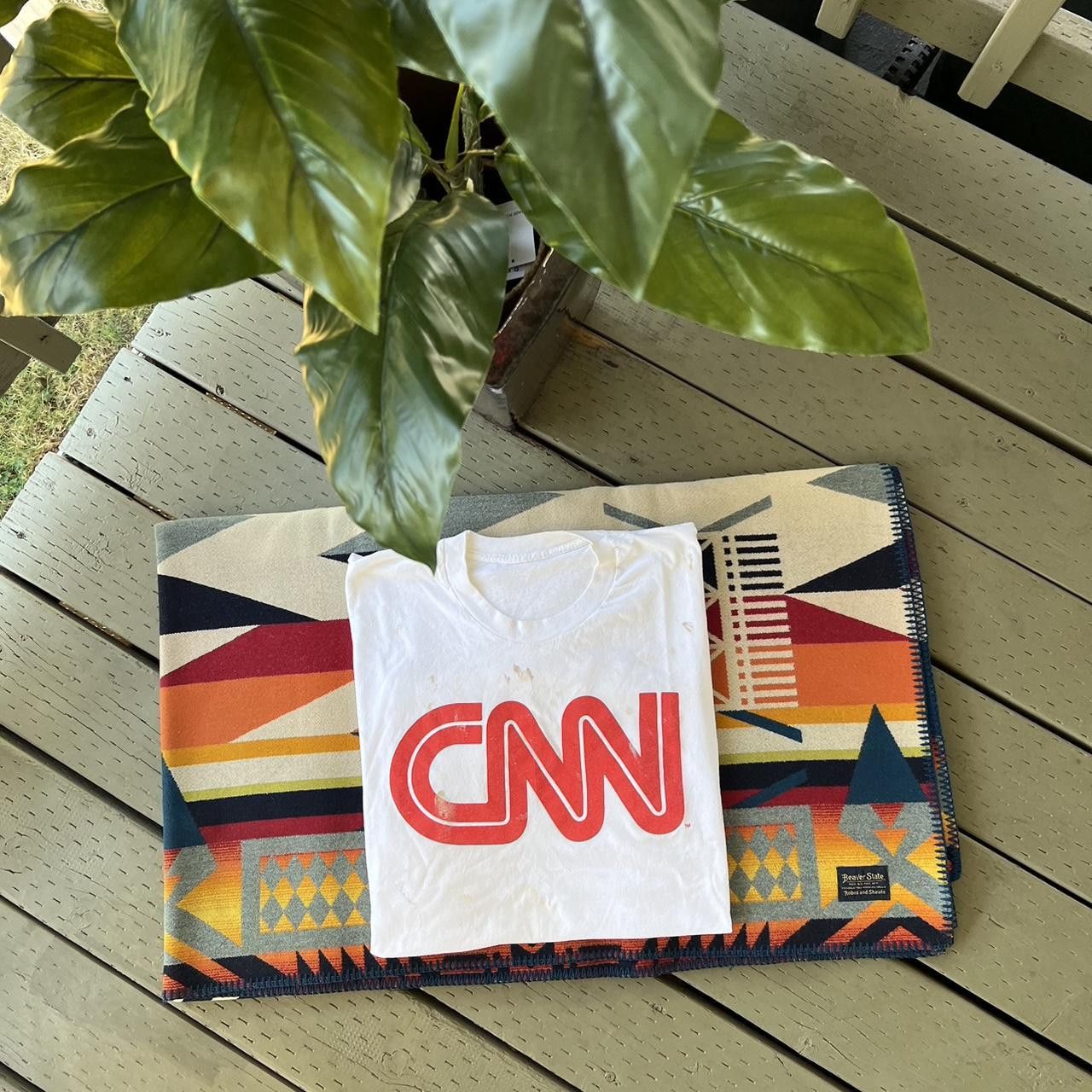 Vintage Vintage CNN News Network T-shirt 90s Tee Single Stitch Size US XL / EU 56 / 4 - 2 Thumbnail