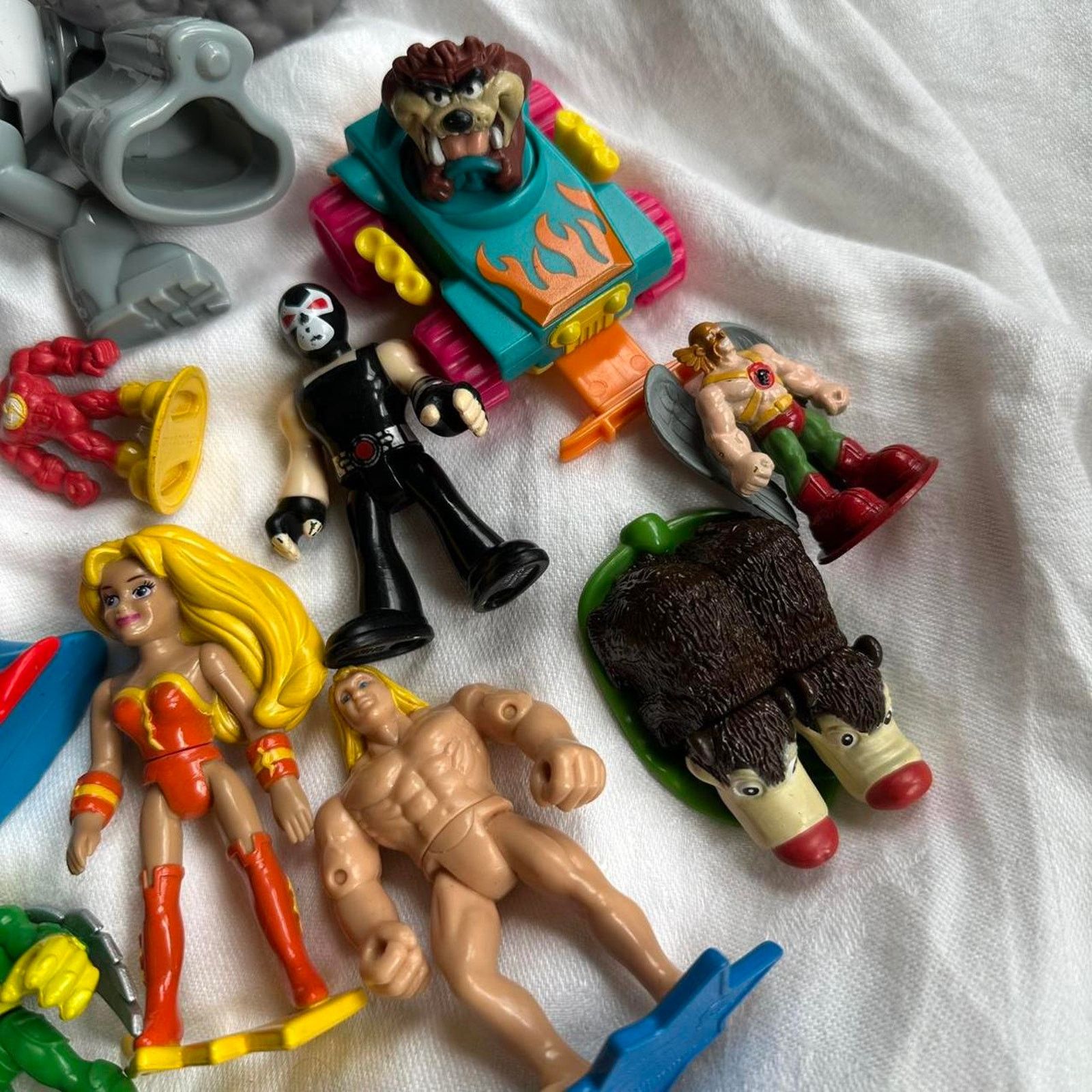 Vintage Vintage 90s Disney Marvel DC Plastic Toy Figure Lot Bundle Size ONE SIZE - 7 Thumbnail