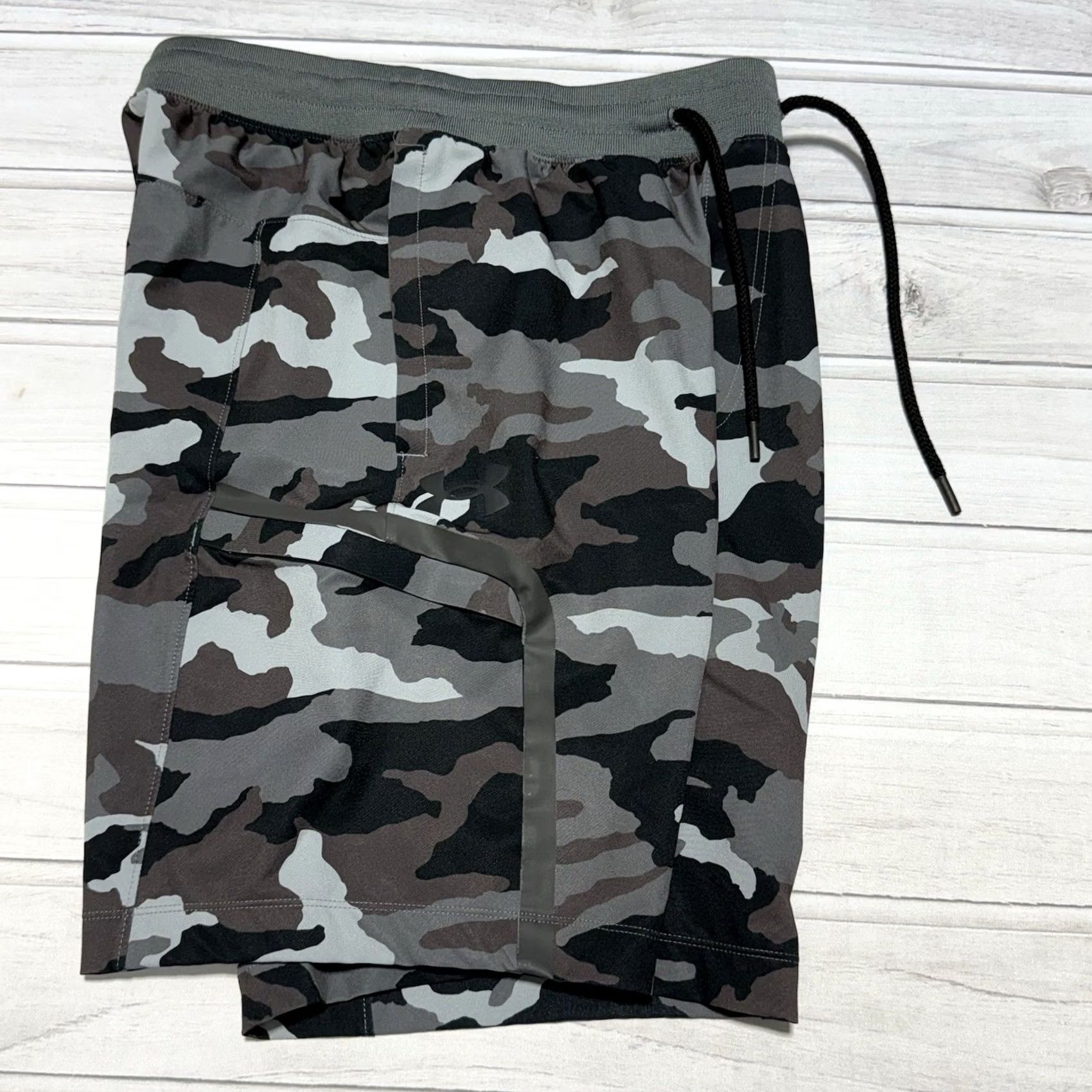 Under Armour Under Armour Sportstyle Elite Cargo Shorts Mens M Gray Camo 9" 1373866 Size US 31 - 3 Thumbnail