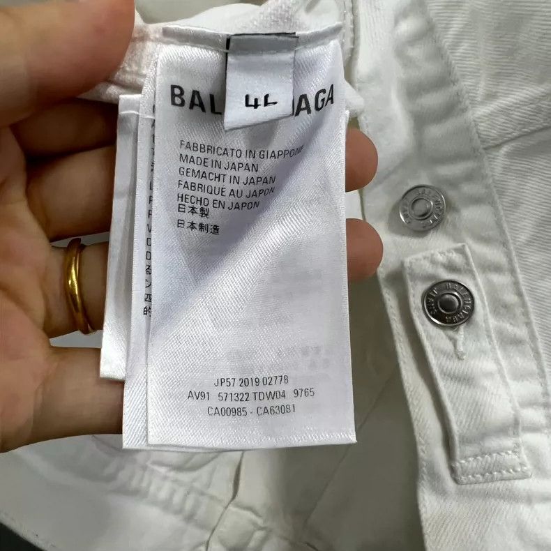 Balenciaga Balenciaga White Back Big Logo Denim Jacket Size US S / EU 44-46 / 1 - 4 Thumbnail