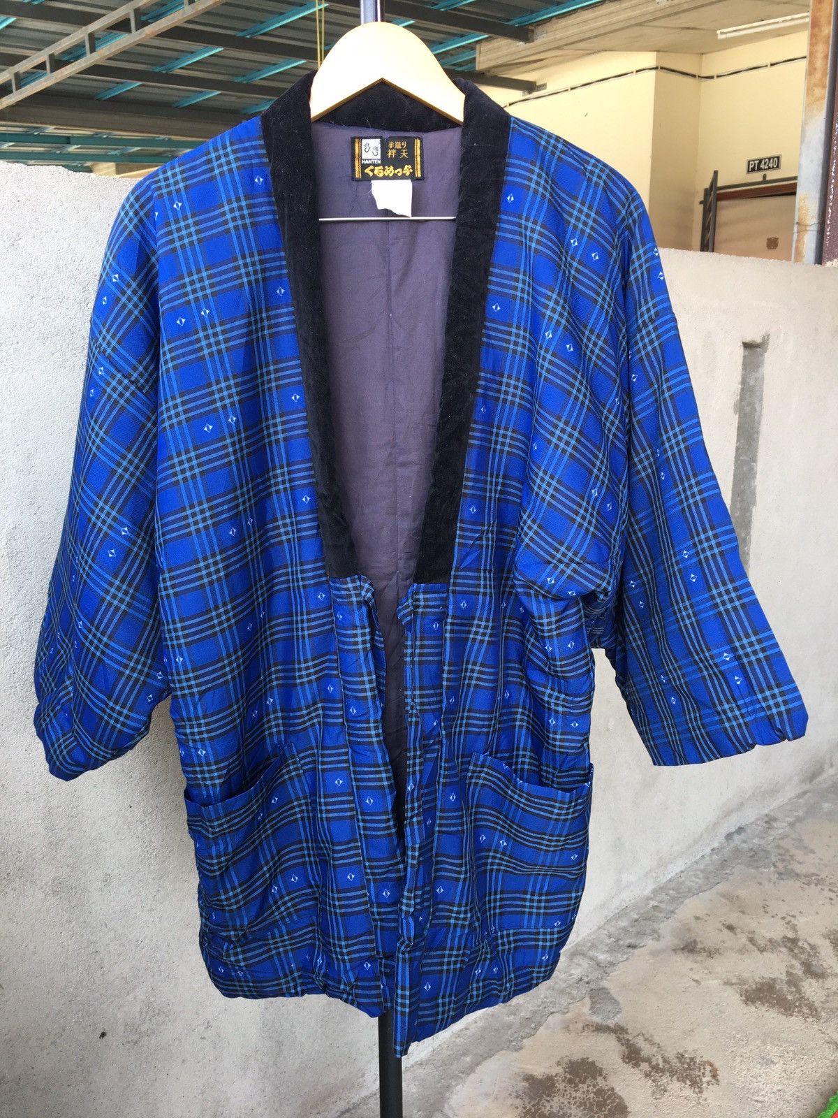 Vintage vintage kimono hanten warm padded size m Size US M / EU 48-50 / 2 - 1 Thumbnail