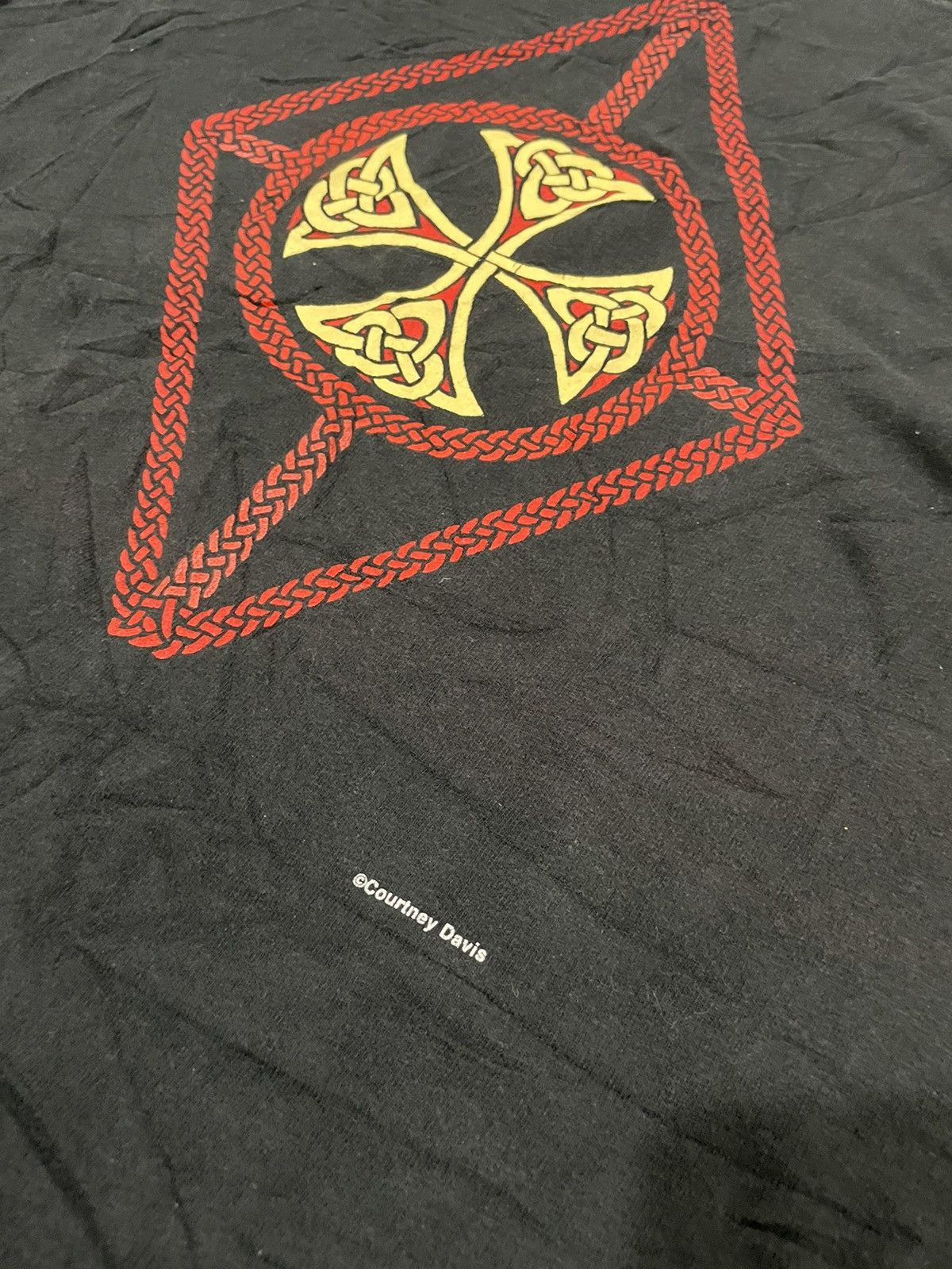 Vintage VTG '90 Courtney Davis Sacred Hearts Celtic Cross Shirts Size US L / EU 52-54 / 3 - 3 Thumbnail