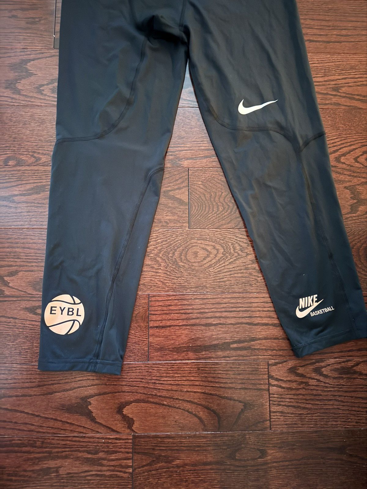 Nike three quarter pants best sale