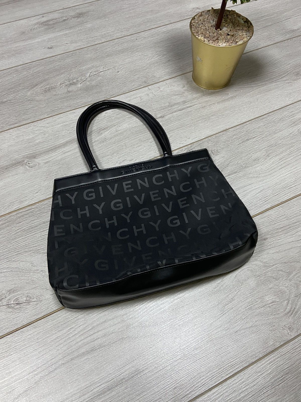 Givenchy Givenchy monogram big logo handle bag parfums Size ONE SIZE - 3 Thumbnail