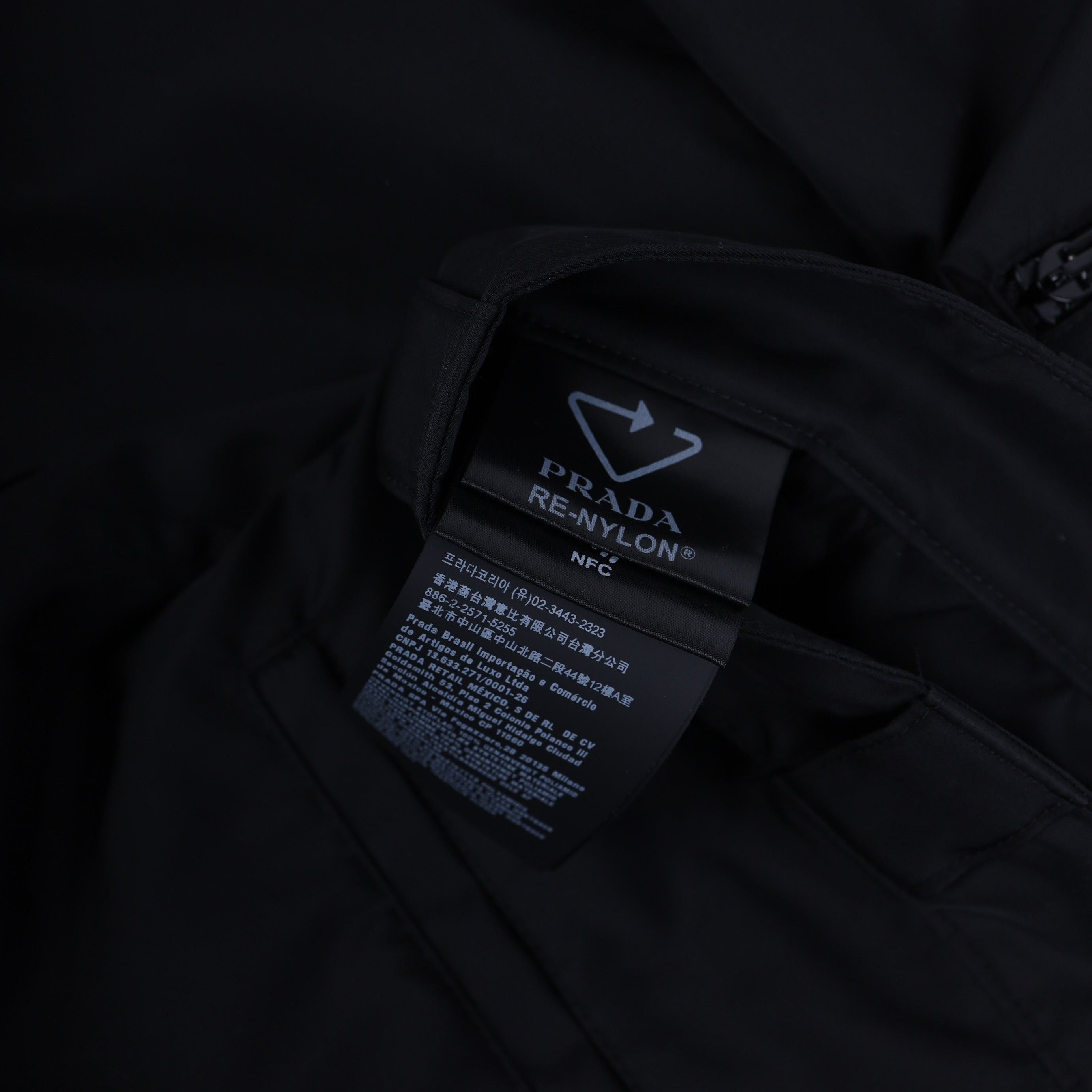 Prada PRADA NYLON CARGO SHORTS Size US 36 / EU 52 - 10 Thumbnail