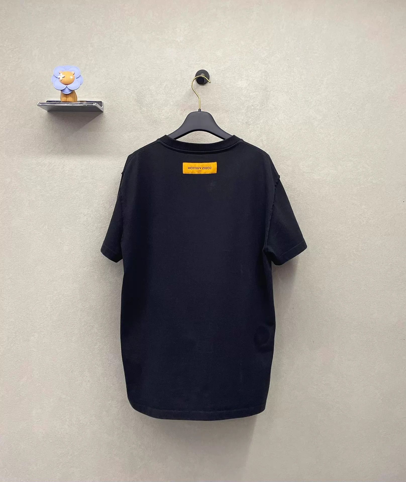 Louis Vuitton LOUIS VUITTON Embroidered Crew Neck SS Tee Black S Size US S / EU 44-46 / 1 - 3 Thumbnail