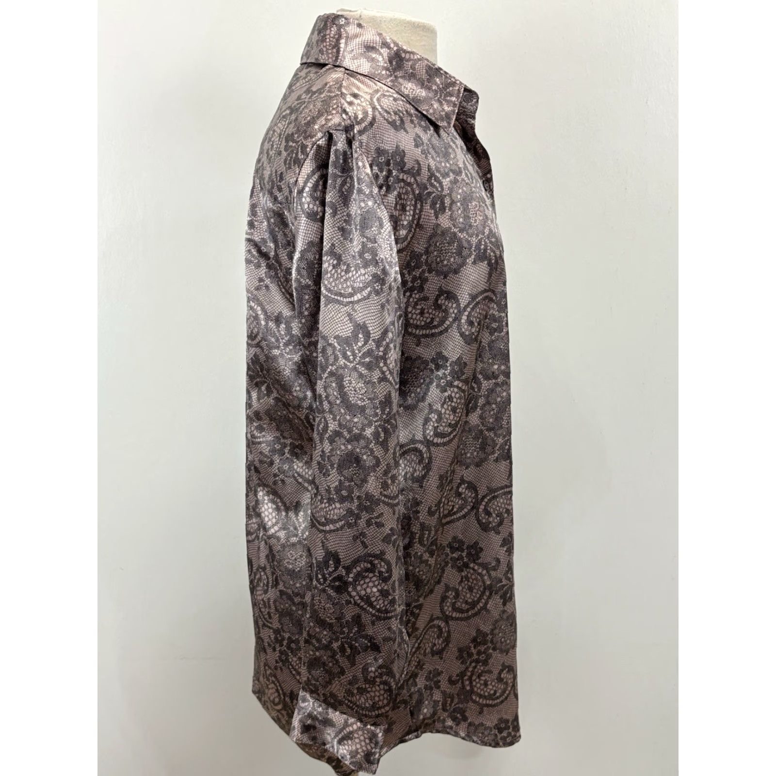 Soft Surroundings Soft Surroundings Button Up Shirt Sz Medium Women’s Pink Grey Paisley Satin Type Congregated for SearchVisibility Size M / US 6-8 / IT 42-44 - 4 Thumbnail