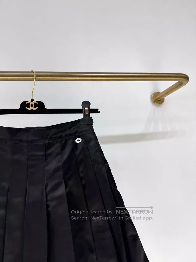 Chanel Chanel 20S Roof Series Black Satin Pleated Skirt Size 42" / US 20 - 3 Thumbnail