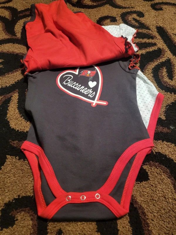Other NFL Baby Buccaneers 3pcs set girl Size ONE SIZE - 2 Thumbnail