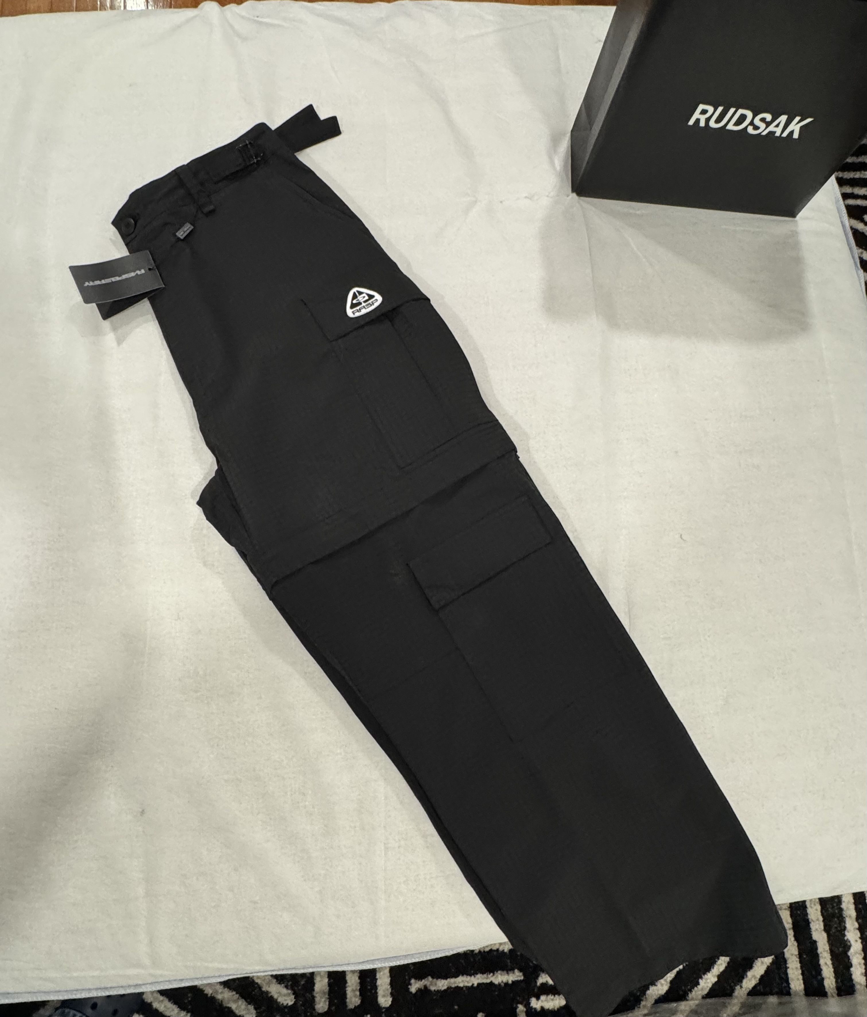 The GV Gallery Cargos Size US 34 / EU 50 - 1 Thumbnail