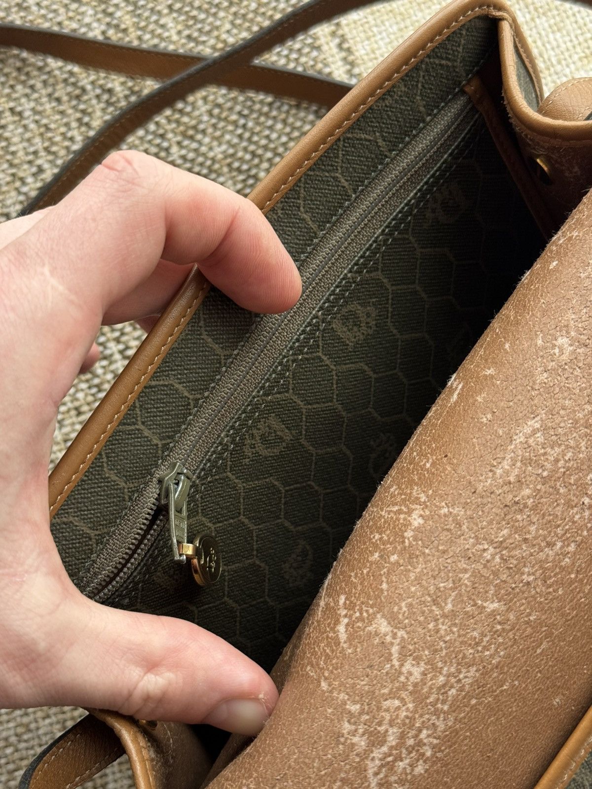 Dior Christian Dior Vintage Khaki Honeycomb Canvas Leather Bag Size ONE SIZE - 13 Thumbnail