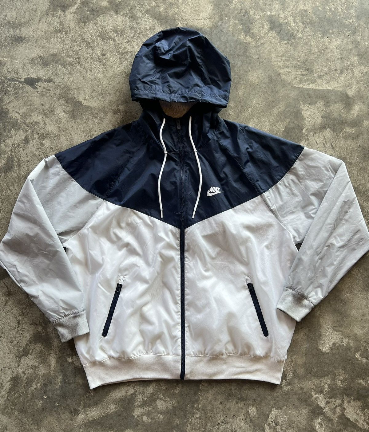 Nike Nike Windbreaker Blue/white Size US L / EU 52-54 / 3 - 1 Thumbnail