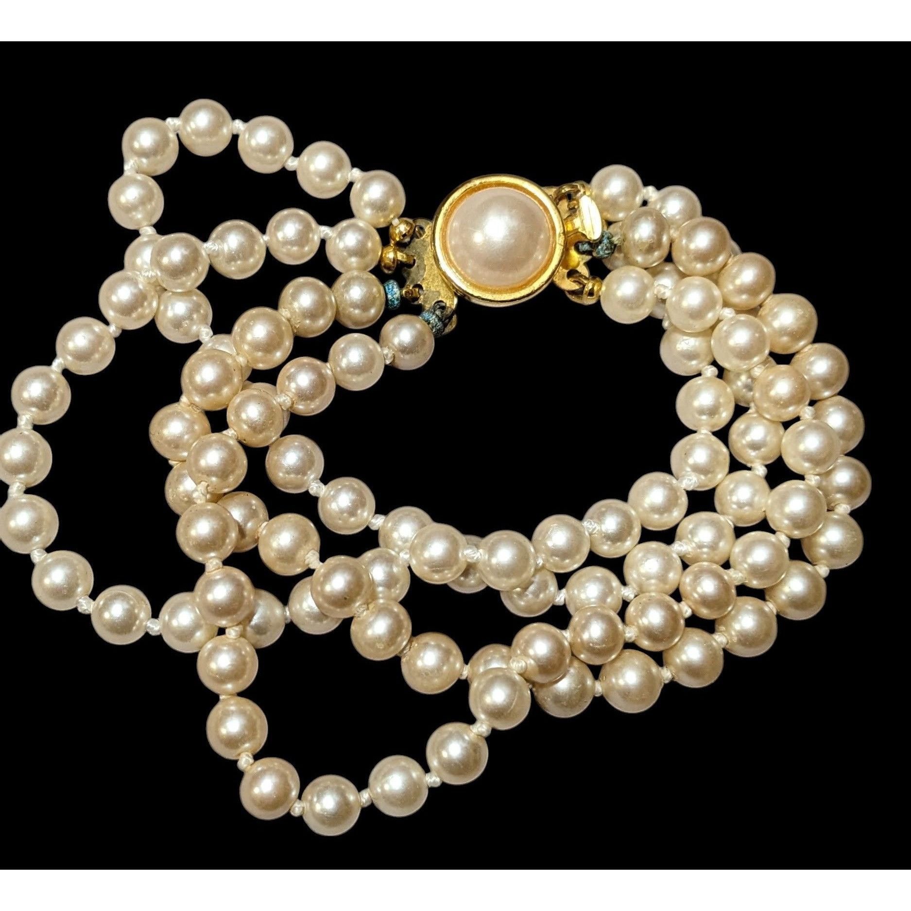 Other Vintage Faux Pearl Multistrand Faux Pearl Bracelet Size ONE SIZE - 1 Thumbnail