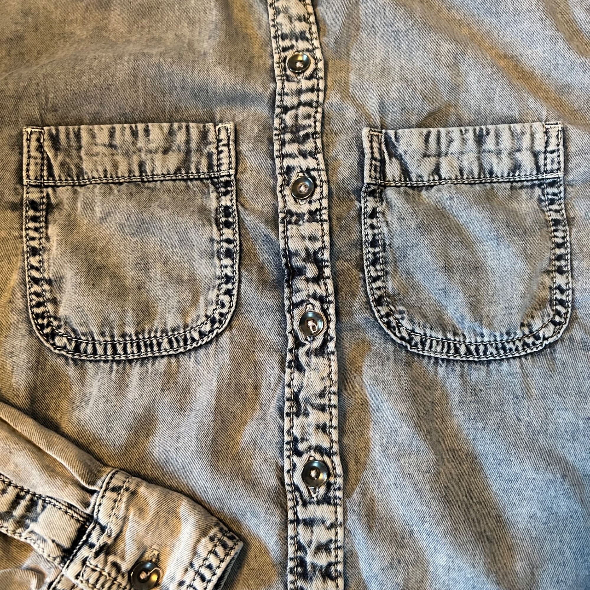 Bdg BDG Grey Burnout Lightweight Denim Shirt XS Size XS / US 0-2 / IT 36-38 - 6 Thumbnail