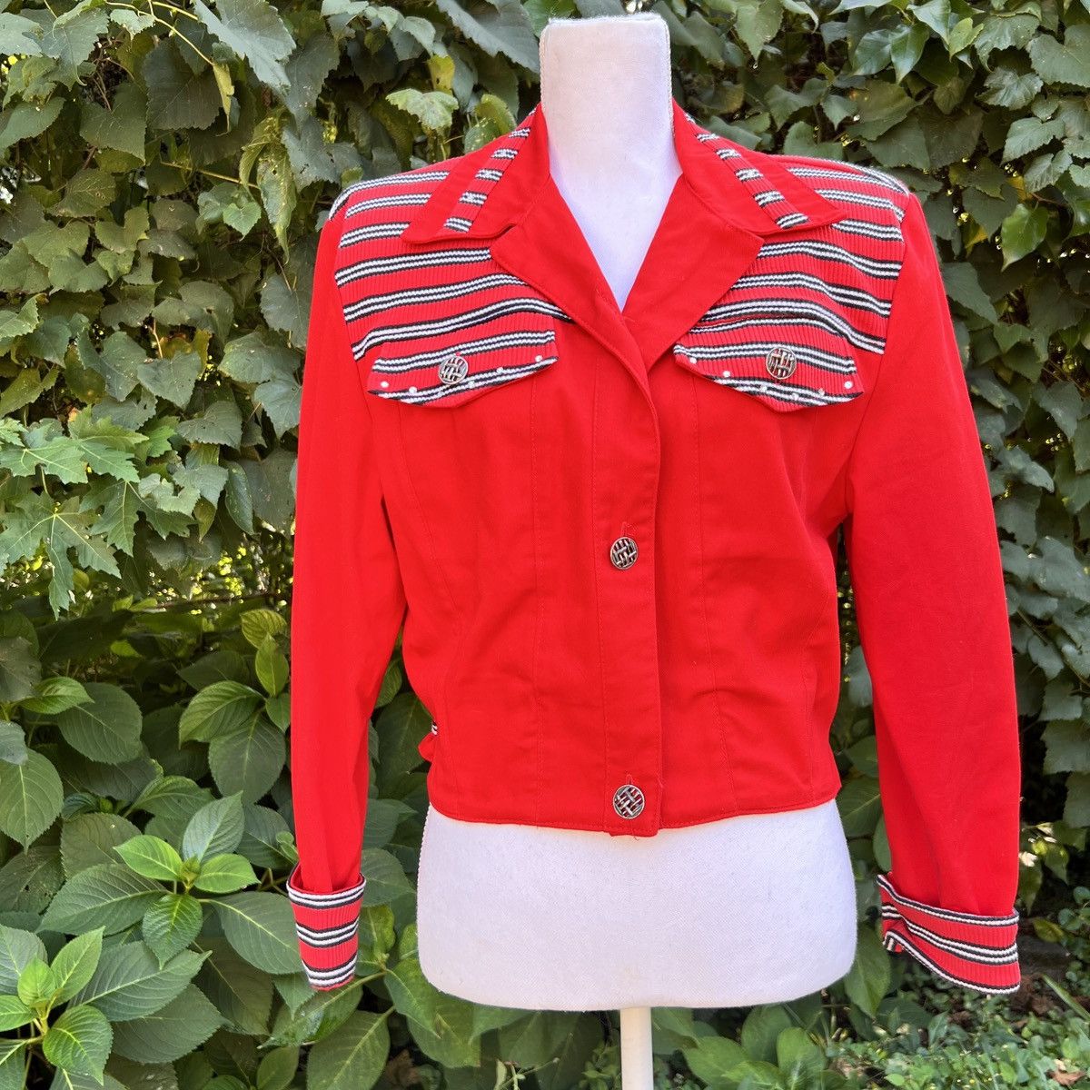 Vintage Vintage 1980’s bright red Jagged Edge cropped jacket Size M / US 6-8 / IT 42-44 - 2 Thumbnail