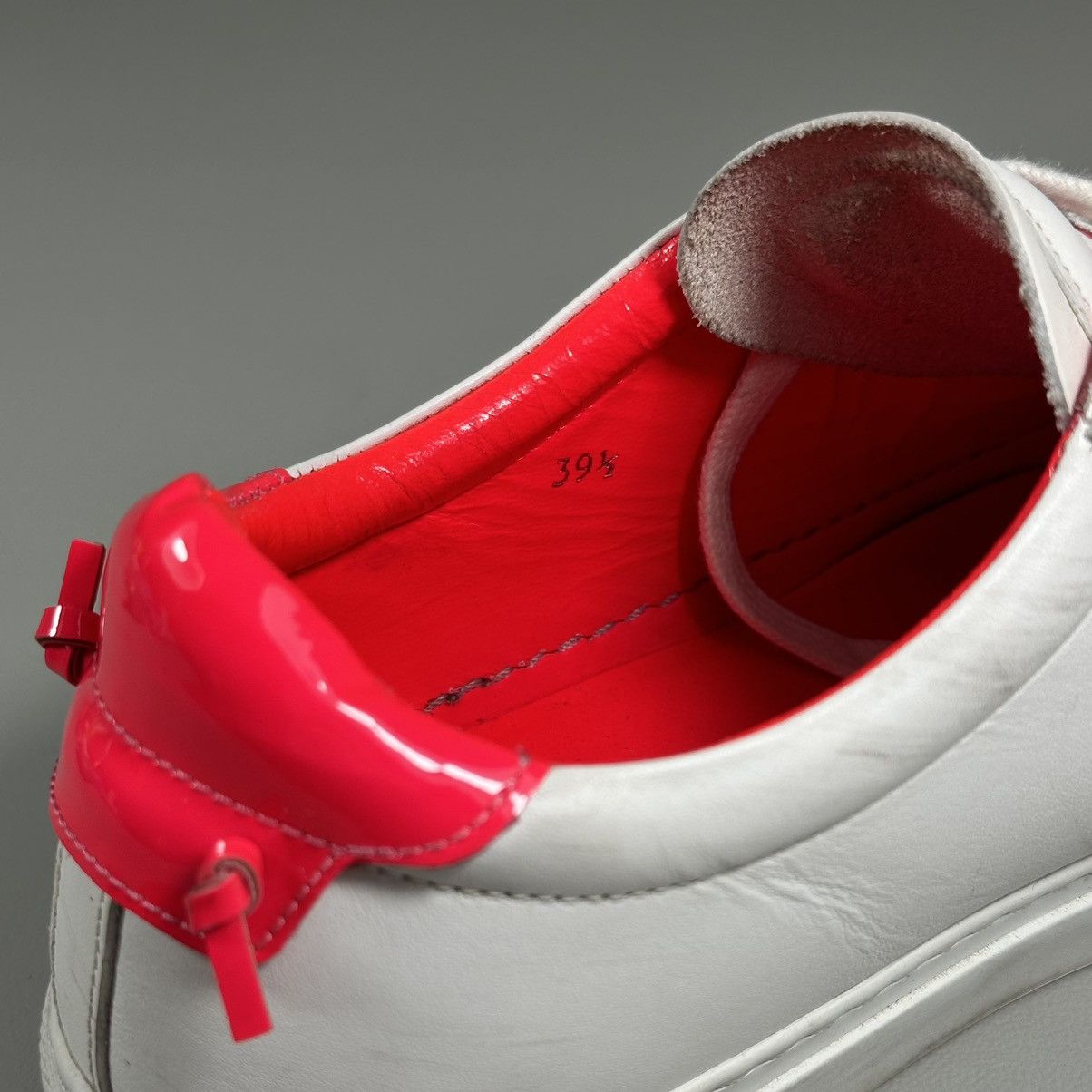 Givenchy Givenchy White / Fuchsia Leather Urban Knot Low Top Sneakers Size US 9.5 / IT 39.5 - 9 Thumbnail
