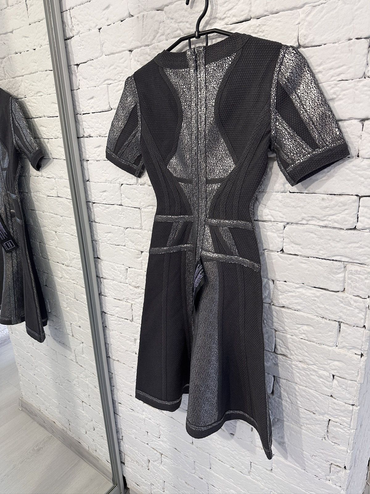 Herve Leger Herve Leger by Max Azria Bodycon Dress XXS Black Silver NWOT Size XXS / US 00 / IT 34 - 7 Thumbnail