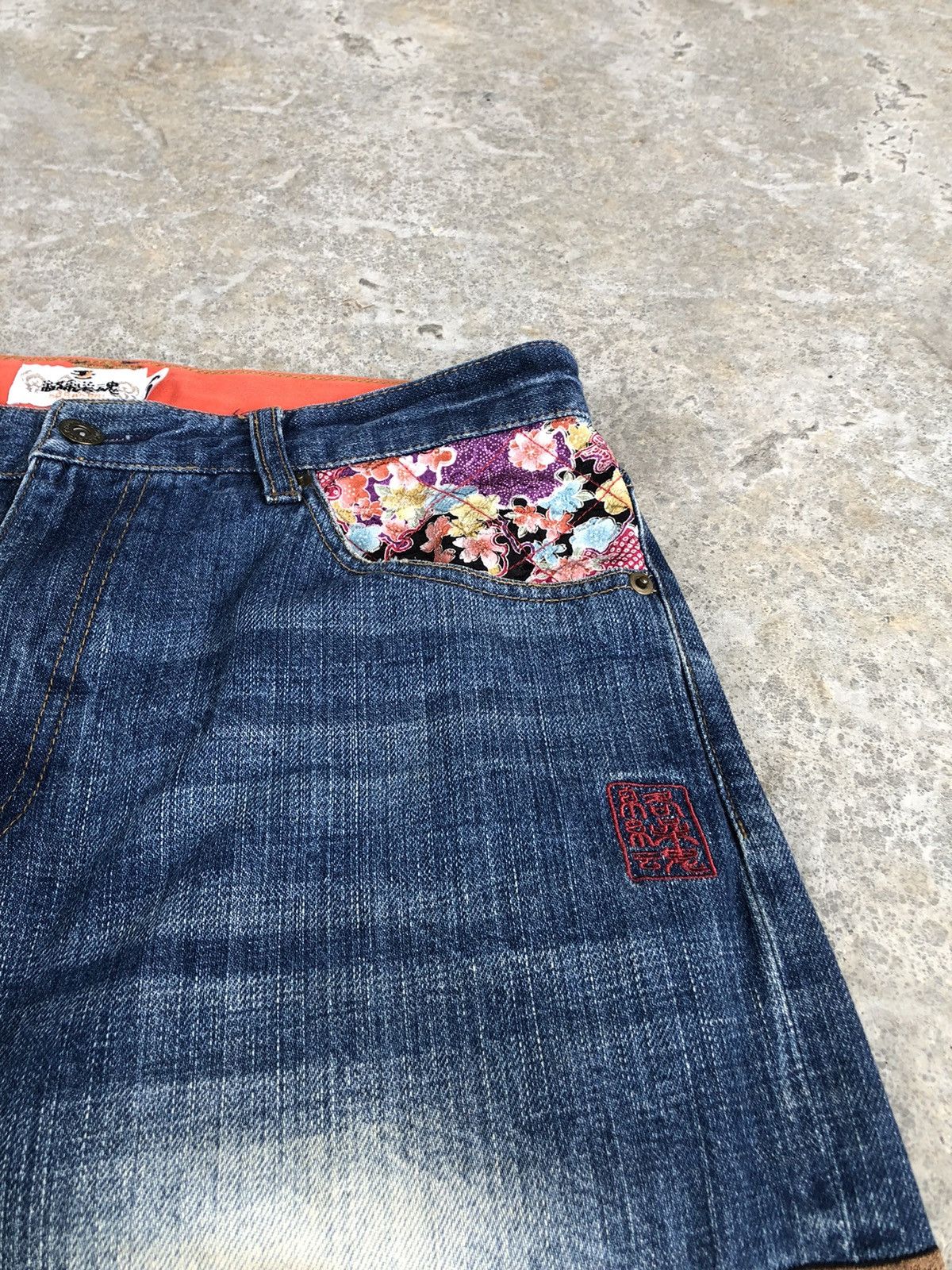 Karakuri Tamashii Karakuri Tamashii Embroidered Jeans Distressed Jeans Size US 33 - 14 Thumbnail