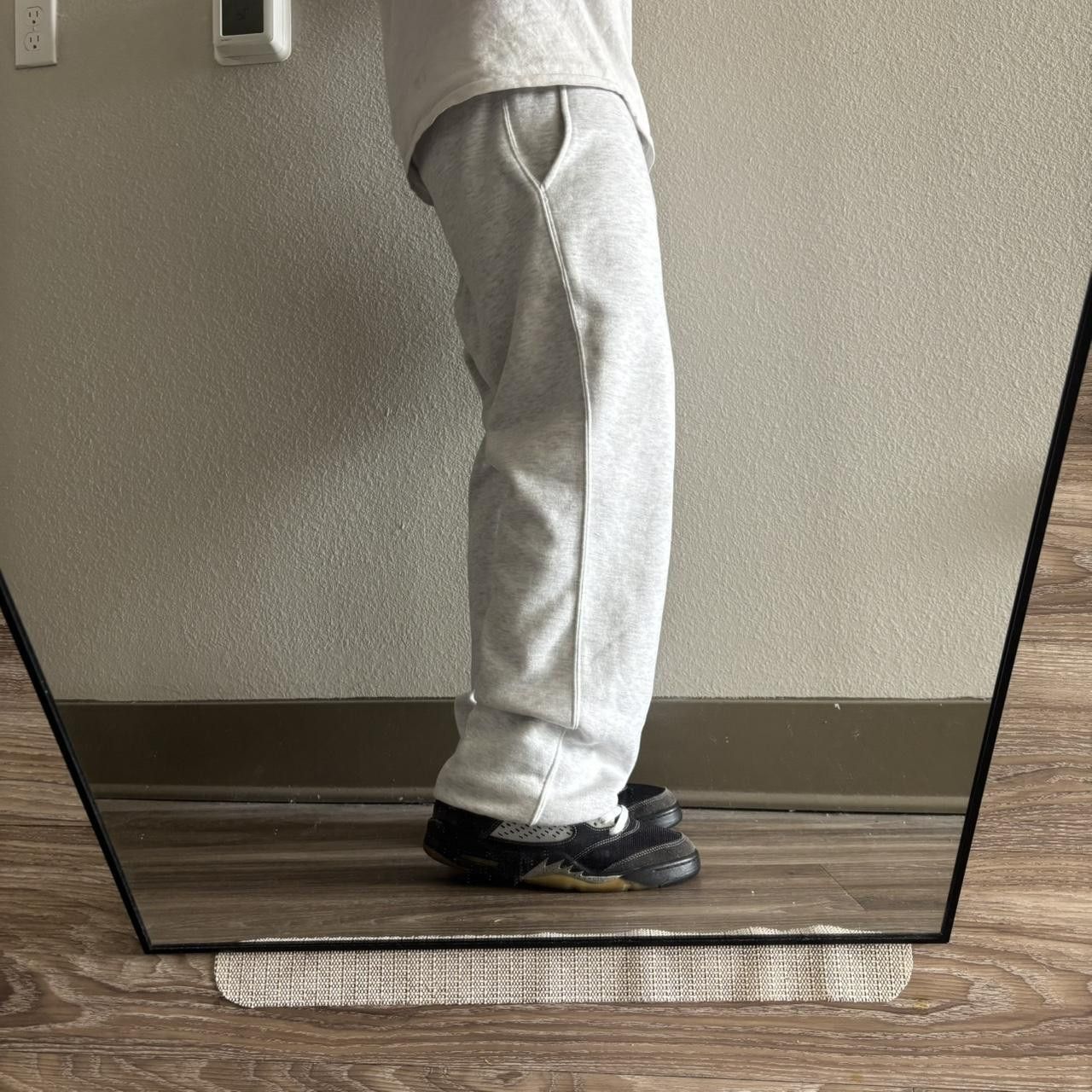 Vintage Crazy Vintage Y2K/2000s Light Grey Comfy Essential Sweatpants! Fits M Size US 32 / EU 48 - 2 Thumbnail