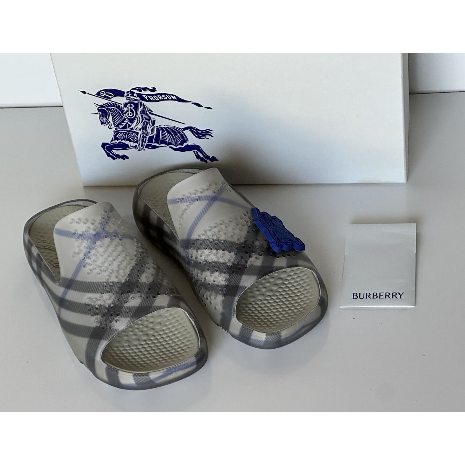 Burberry Burberry Mens Stingray Rubber Lichen Sandals 11 (44) 8088962 Size US 11 / EU 44 - 14 Thumbnail