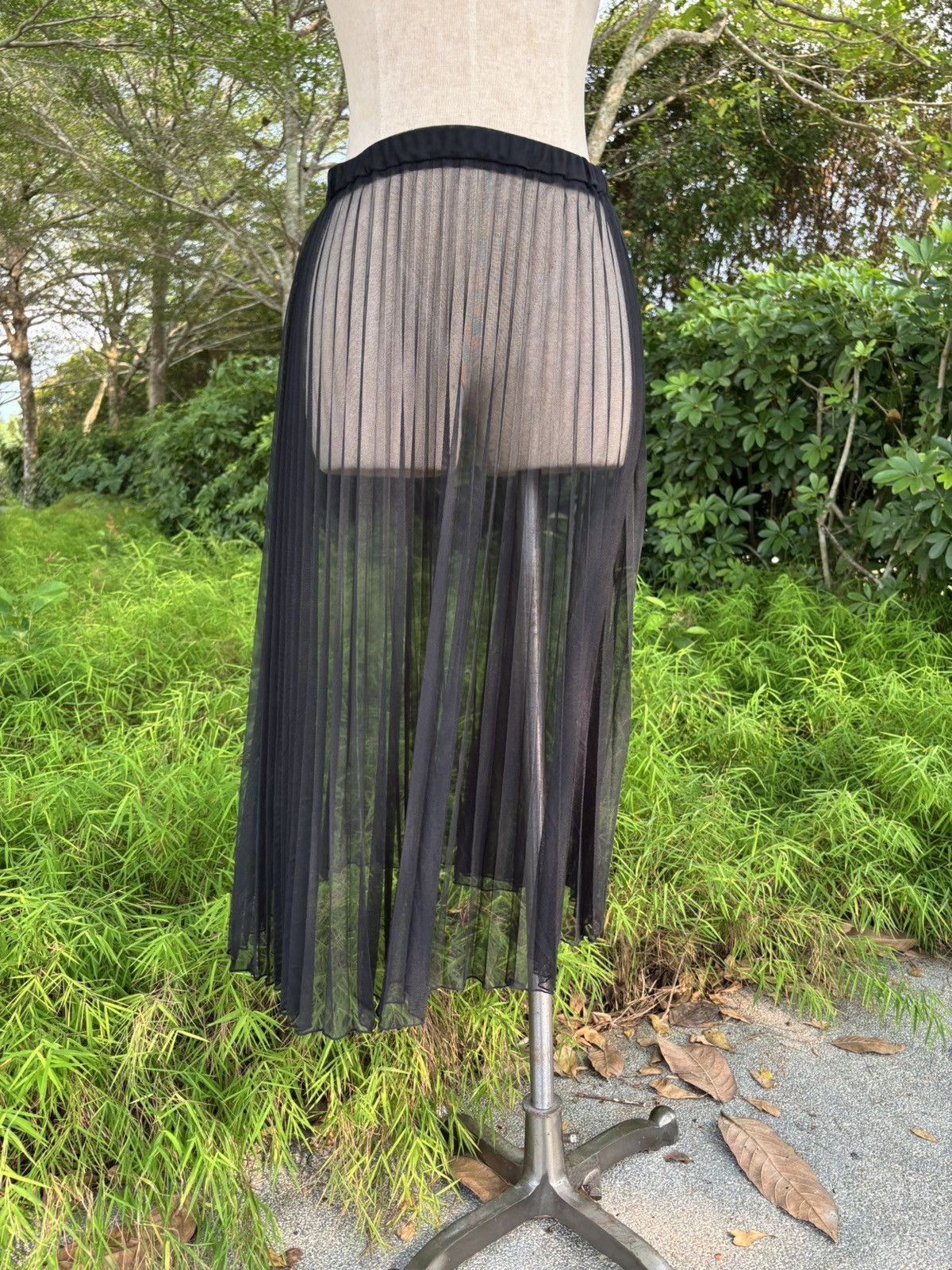 Japanese Brand Black mesh skirt by Madam Rituko Size 29" - 1 Thumbnail