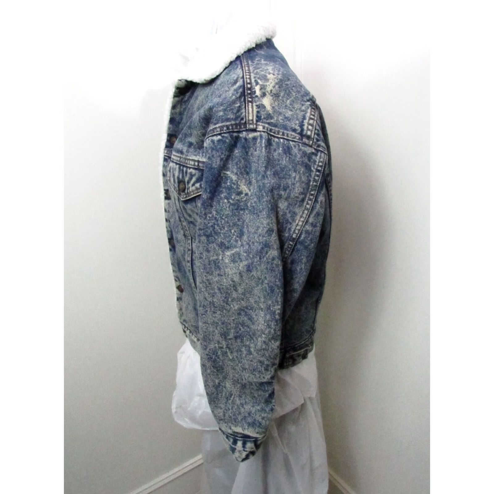 Levi's VINTAGE Levi's San Francisco Sherpa Denim Trucker Jacket USA Sz Small Size US S / EU 44-46 / 1 - 5 Thumbnail