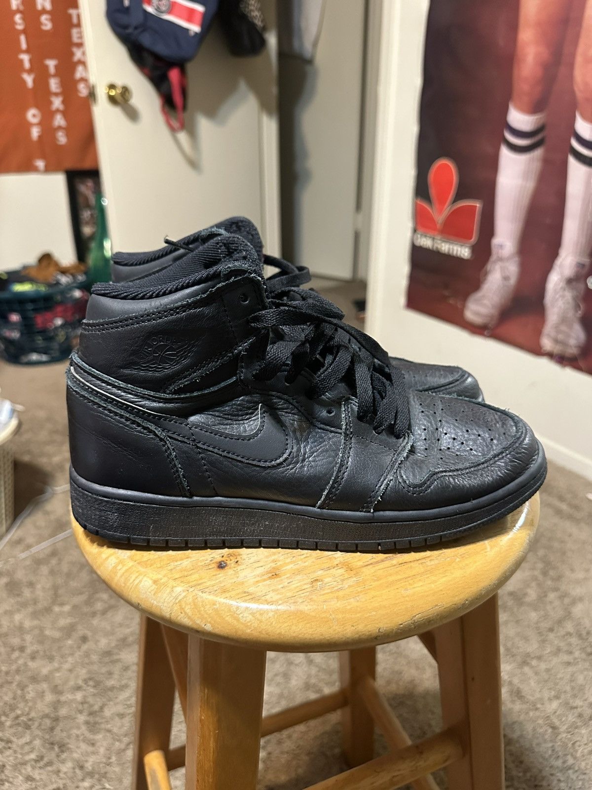 Nike Vintage Nike Air Jordan 1 “triple black” 2017 size 6 Size US 6 / EU 39 - 1 Thumbnail
