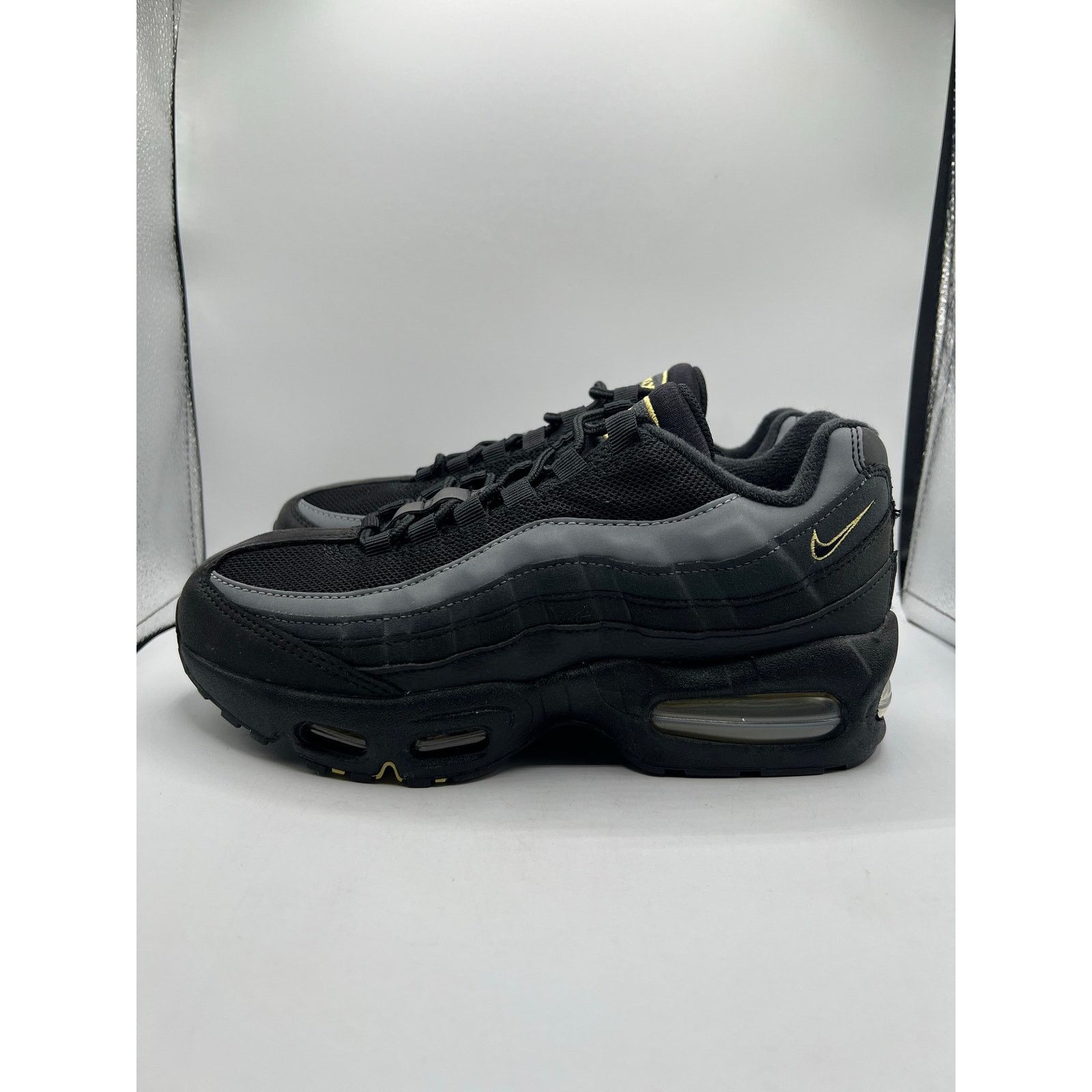 Nike Nike Air Max 95 GS “Batman” size 5.5Y Size US 5.5 / EU 38 - 1 Thumbnail