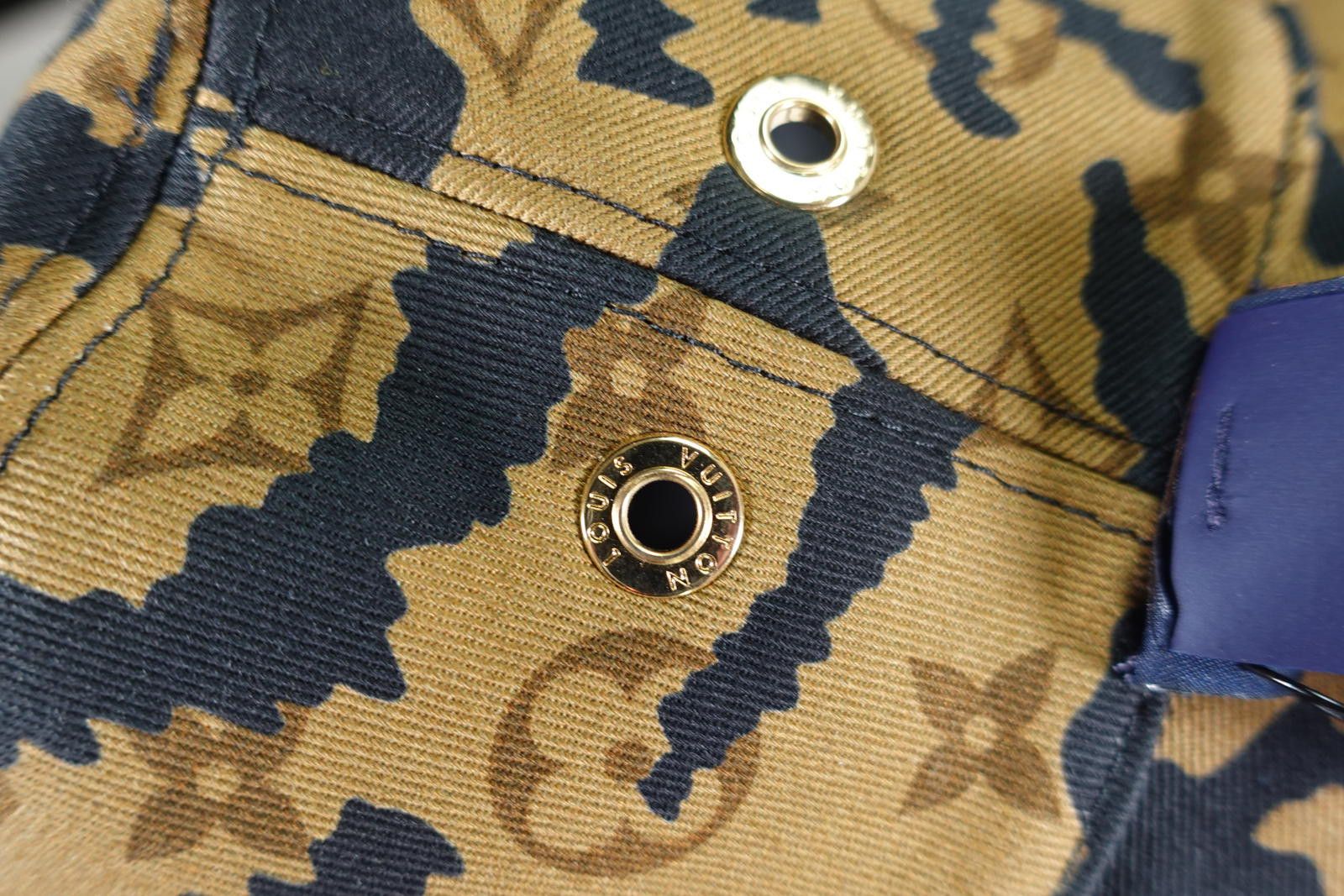 Louis Vuitton Louis Vuitton Tigergram Reversible Bucket Hat Size ONE SIZE - 5 Thumbnail