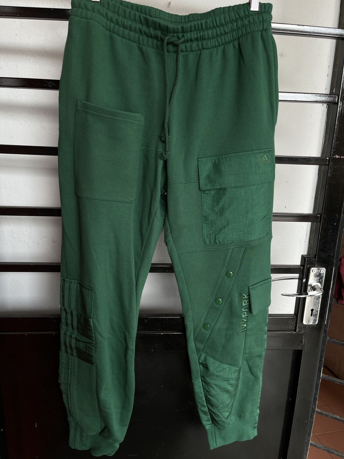 Adidas Adidas Ivy Park Hoodie Cargo Sweatpants Size US M / EU 48-50 / 2 - 7 Thumbnail
