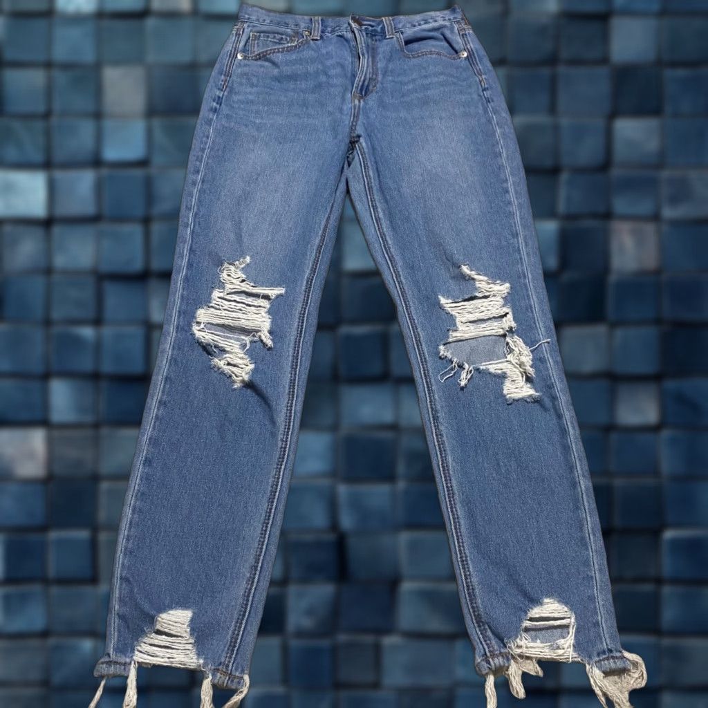 American Eagle Outfitters American Eagle Jeans Womens sz 2 Blue Denim Medium Wash Mom Distressed High Rise Size 26" / US 2 / IT 38 - 1 Thumbnail